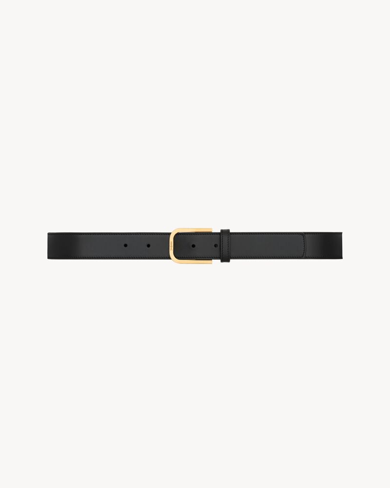 cinto minimalista em couro liso