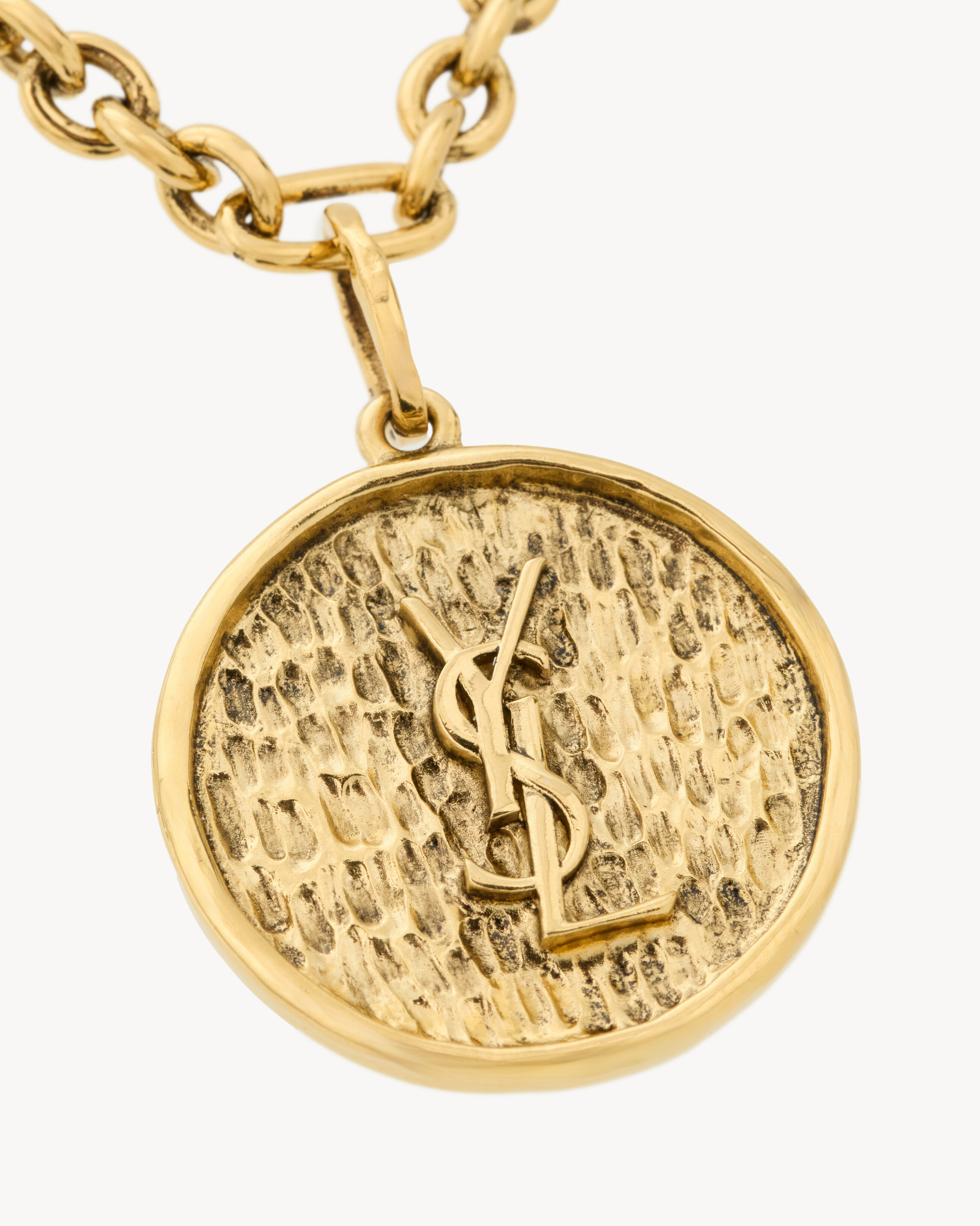 CASSANDRE medallion necklace in metal