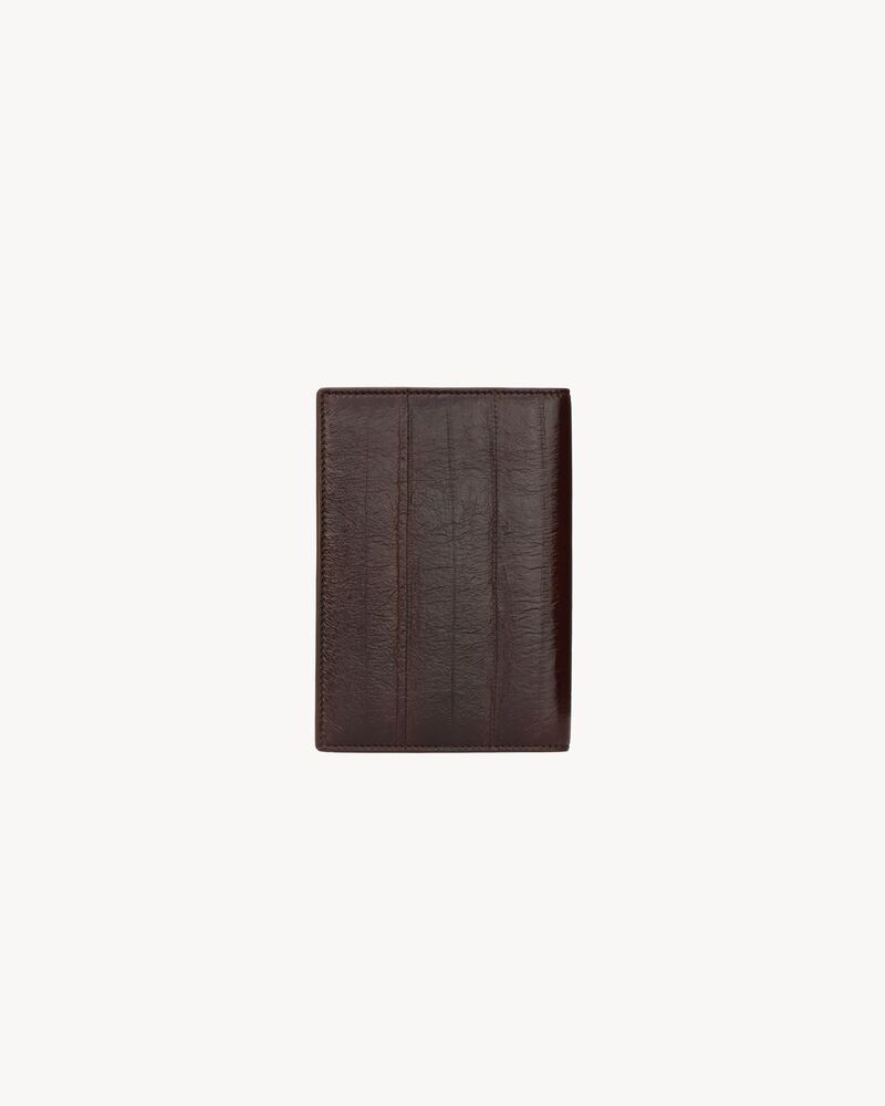 TINY CASSANDRE passport case in eel