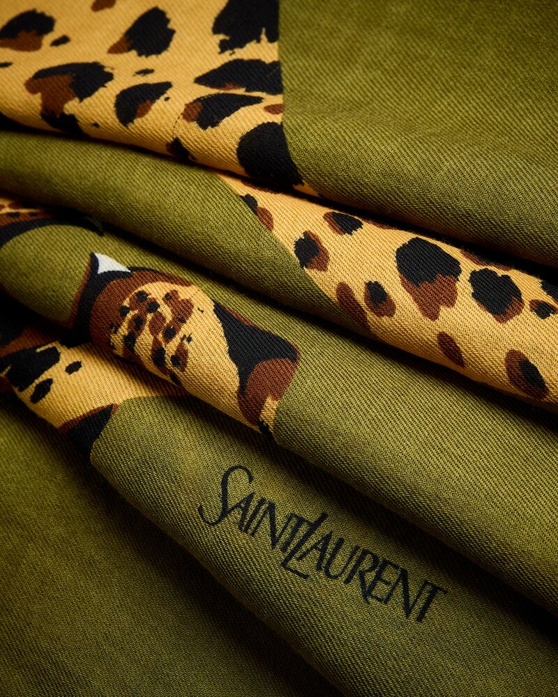 Leopard stole in wool twill