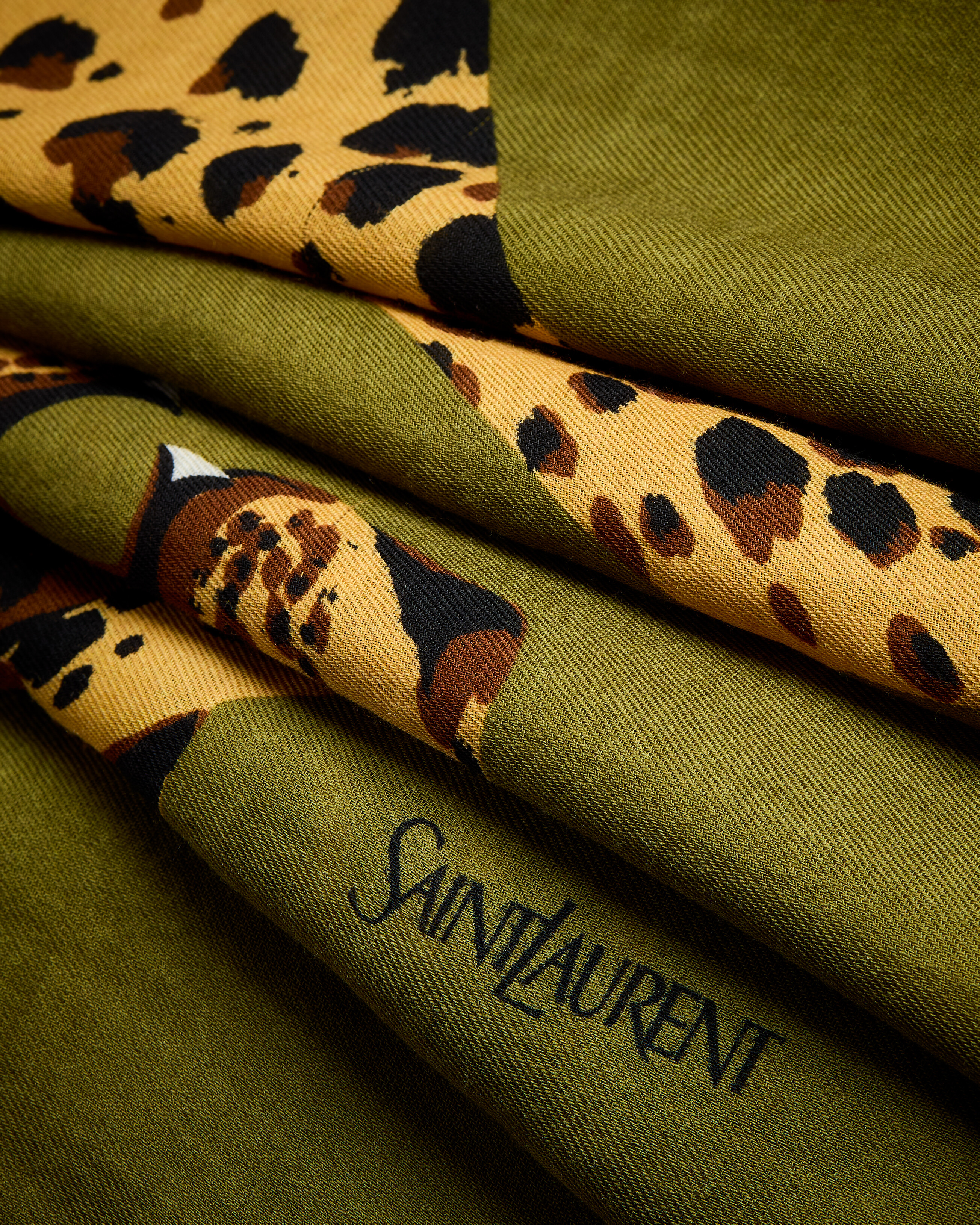 Leopard stole in wool twill