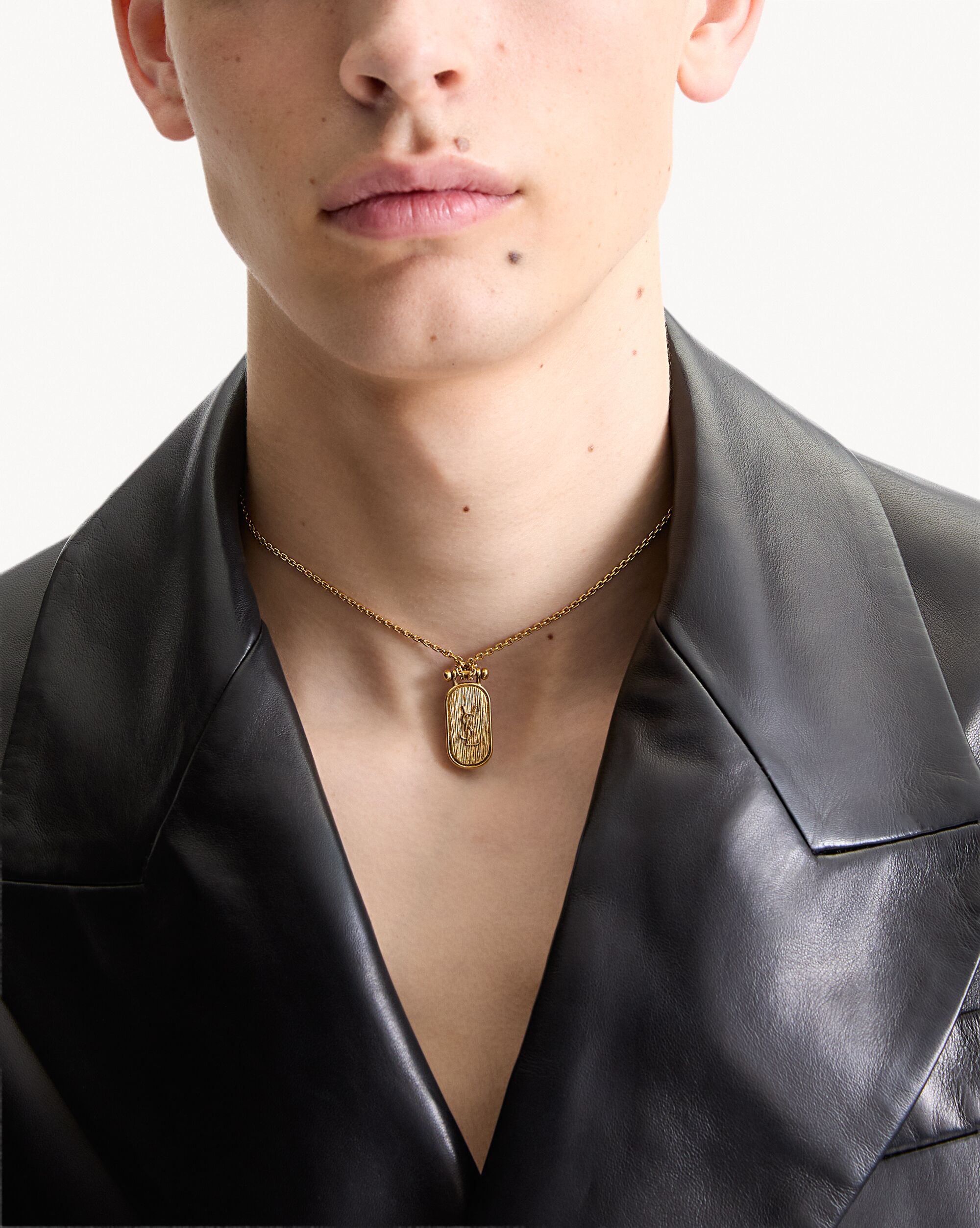 CASSANDRE tablet necklace in metal