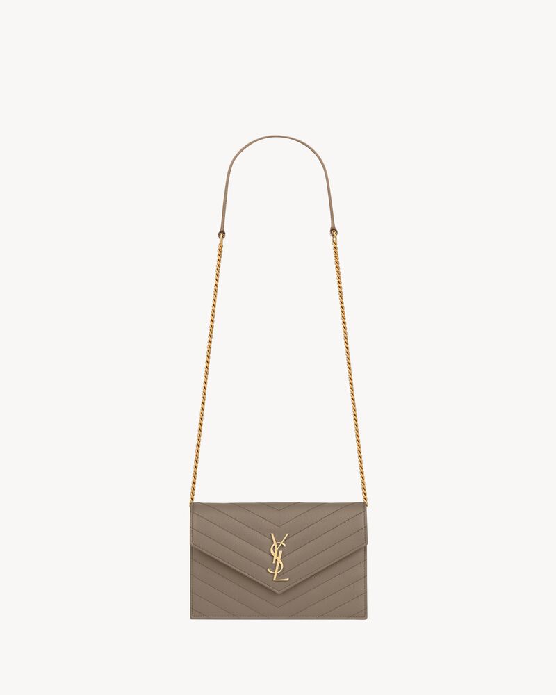 CASSANDRE envelope chain wallet in GRAIN DE POUDRE leather