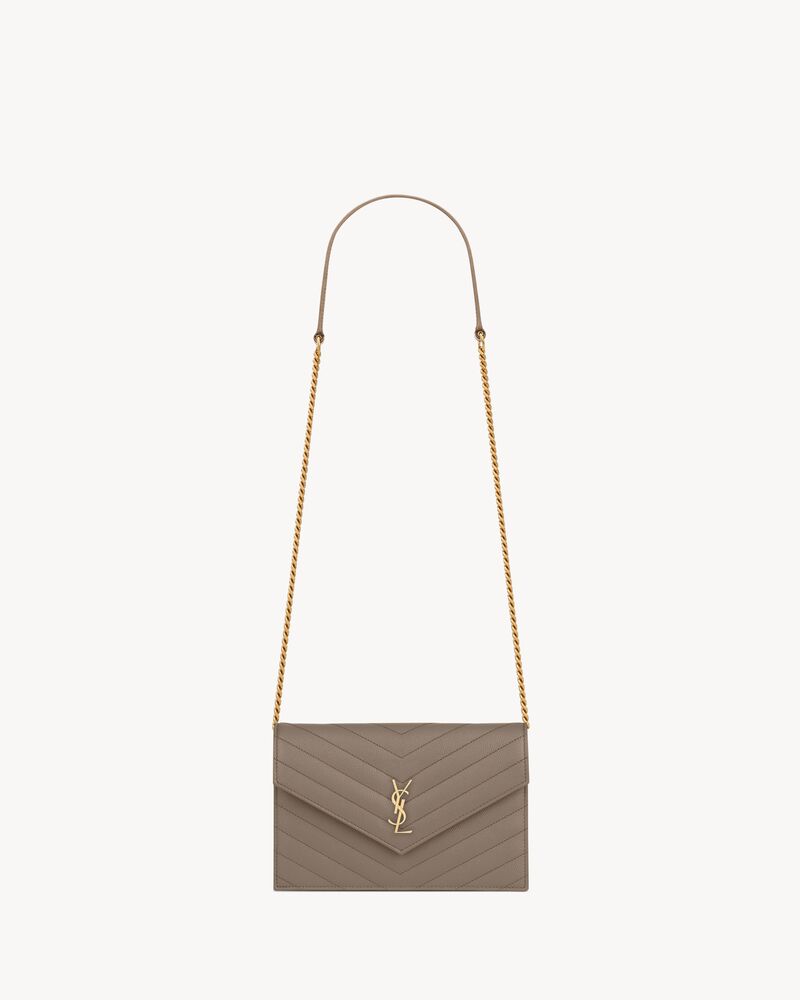 CASSANDRE envelope chain wallet in GRAIN DE POUDRE leather