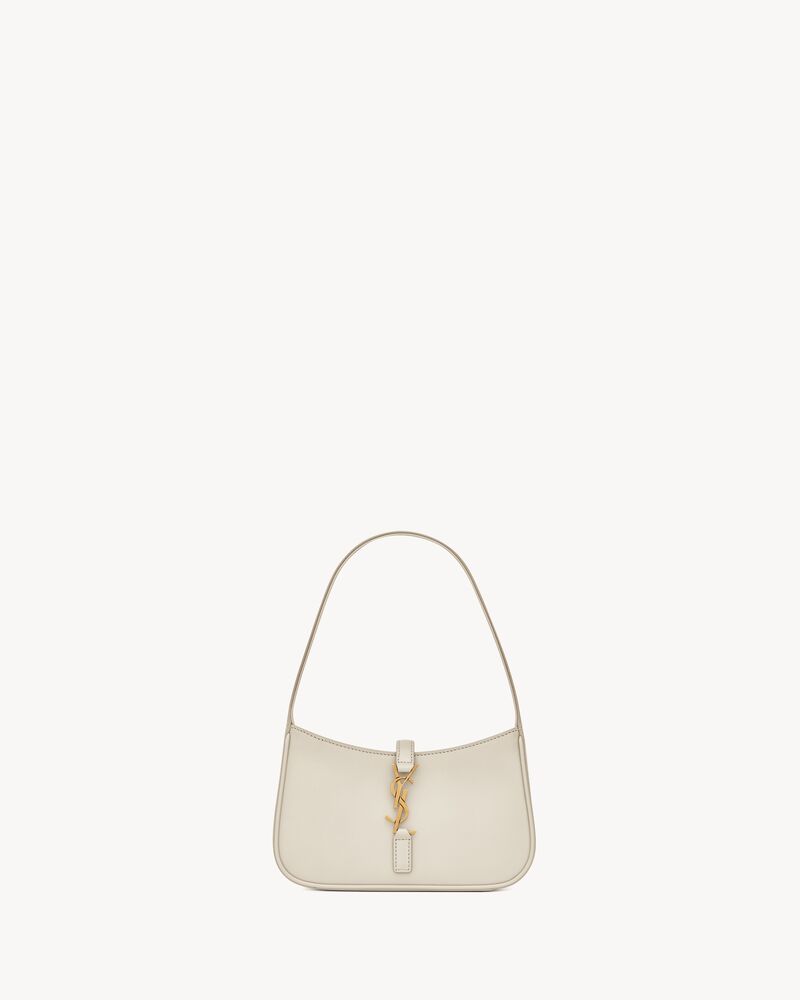 BOLSA MÍNI LE 5 À 7 EM COURO LISO