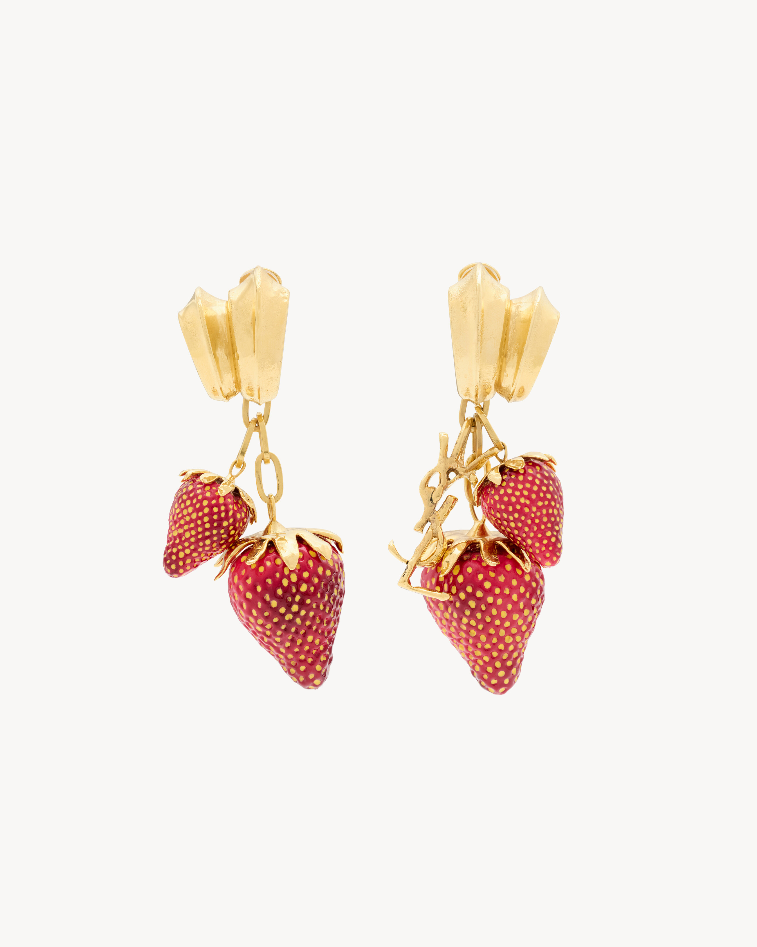 CASSANDRE strawberry earrings in resin and metal