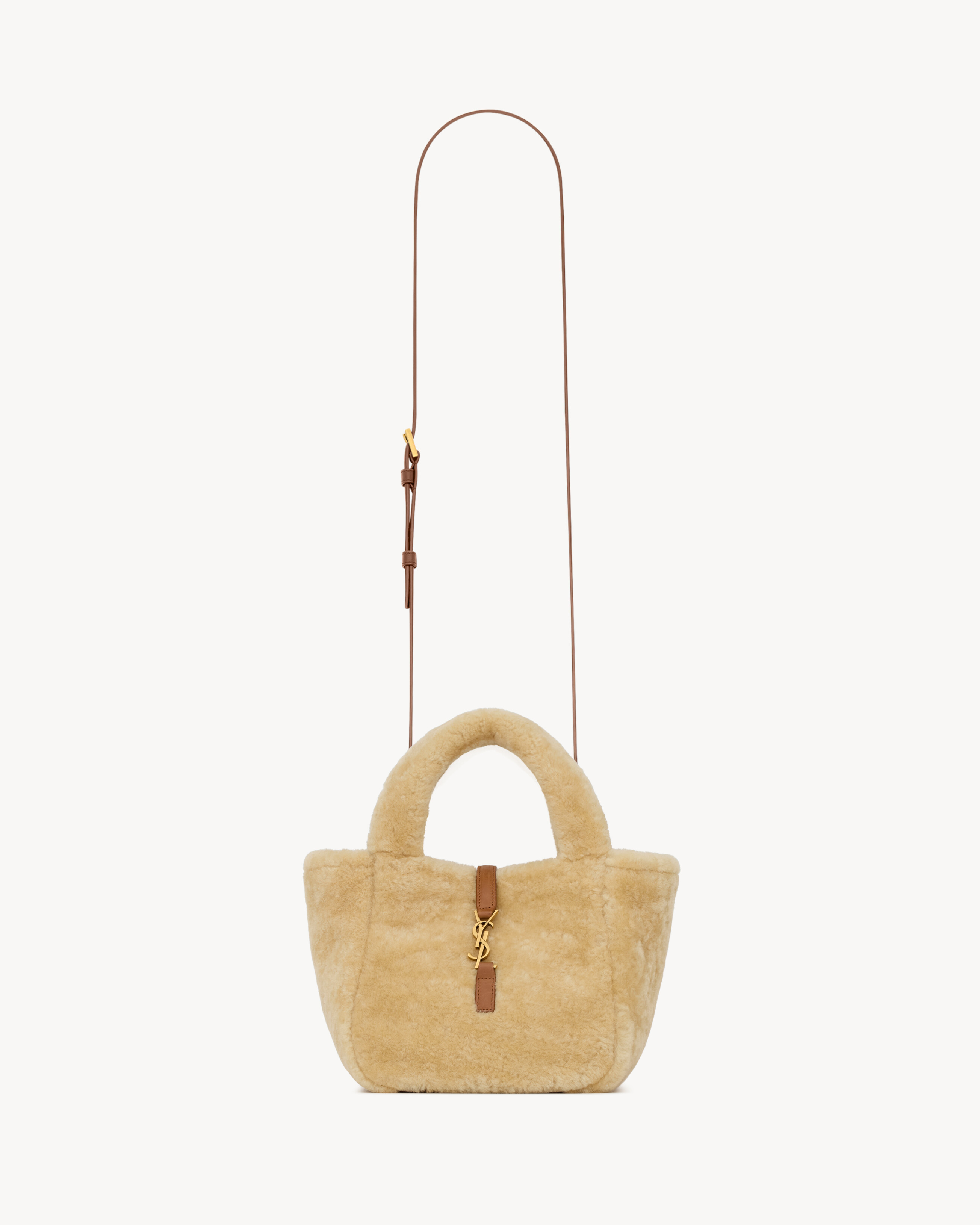 LE 5 À 7 BABY BEA in shearling