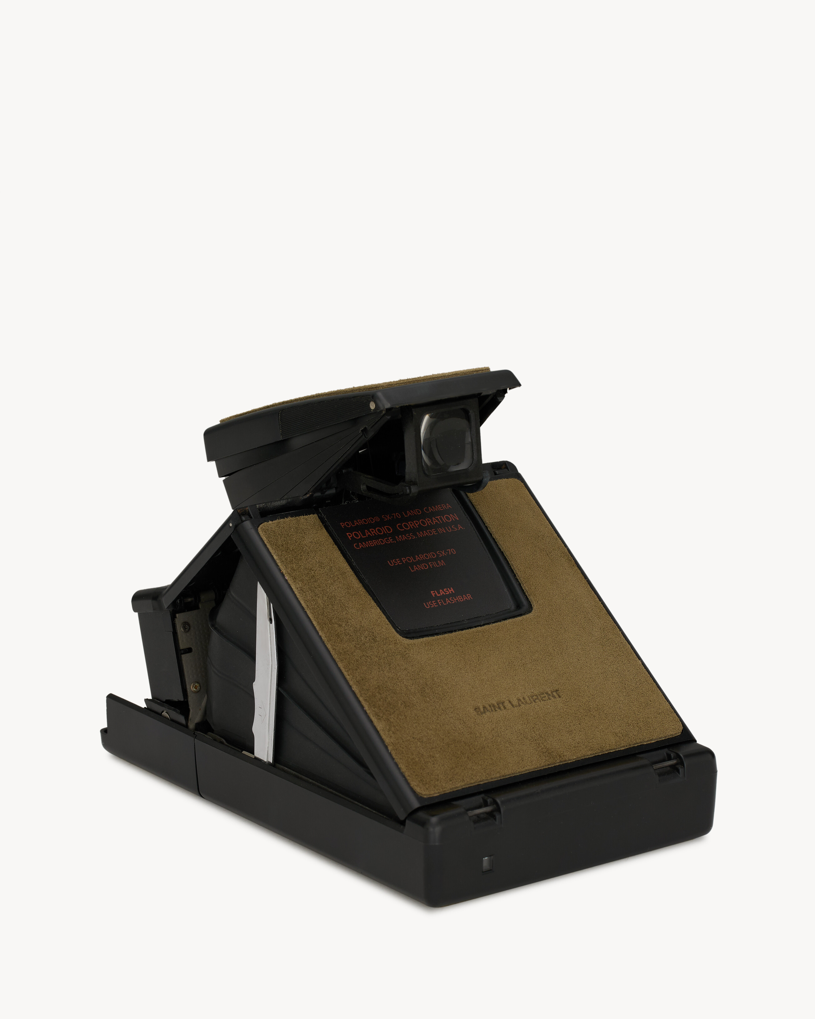 POLAROID SX-70 CAMERA