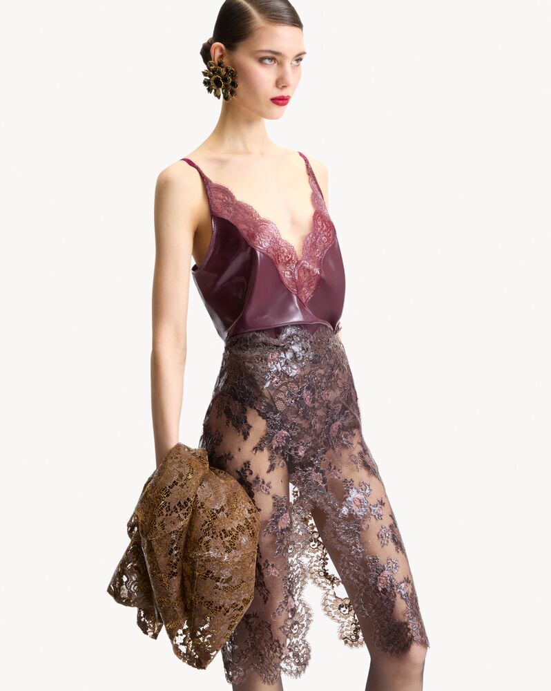 split pencil skirt in silicone-coated lace