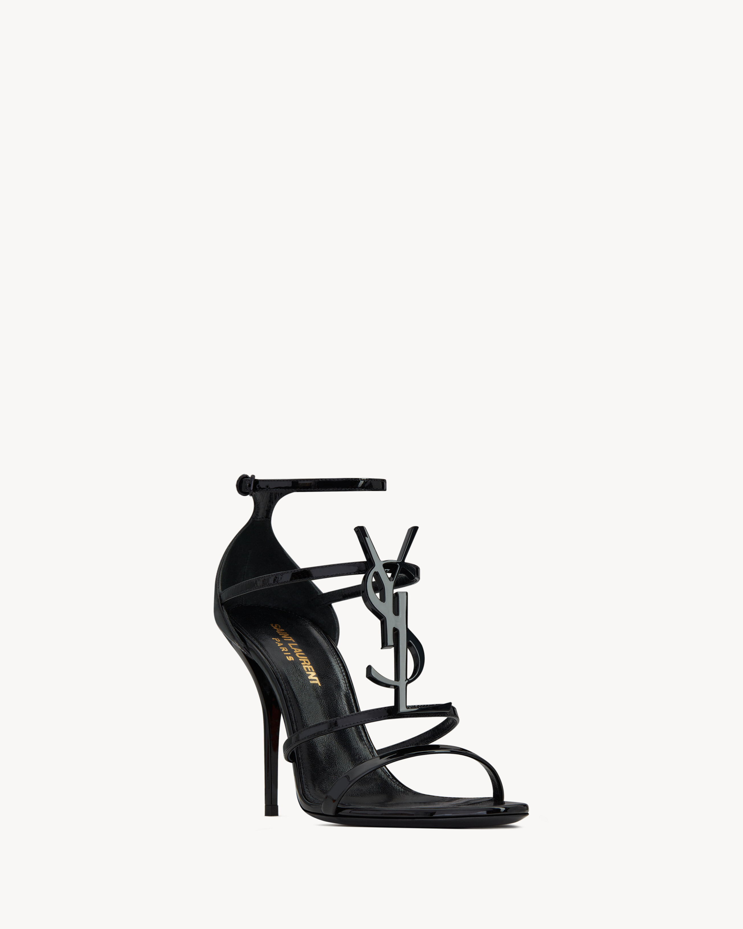 CASSANDRA Sandalen aus Lackleder mit schwarzem Monogramm