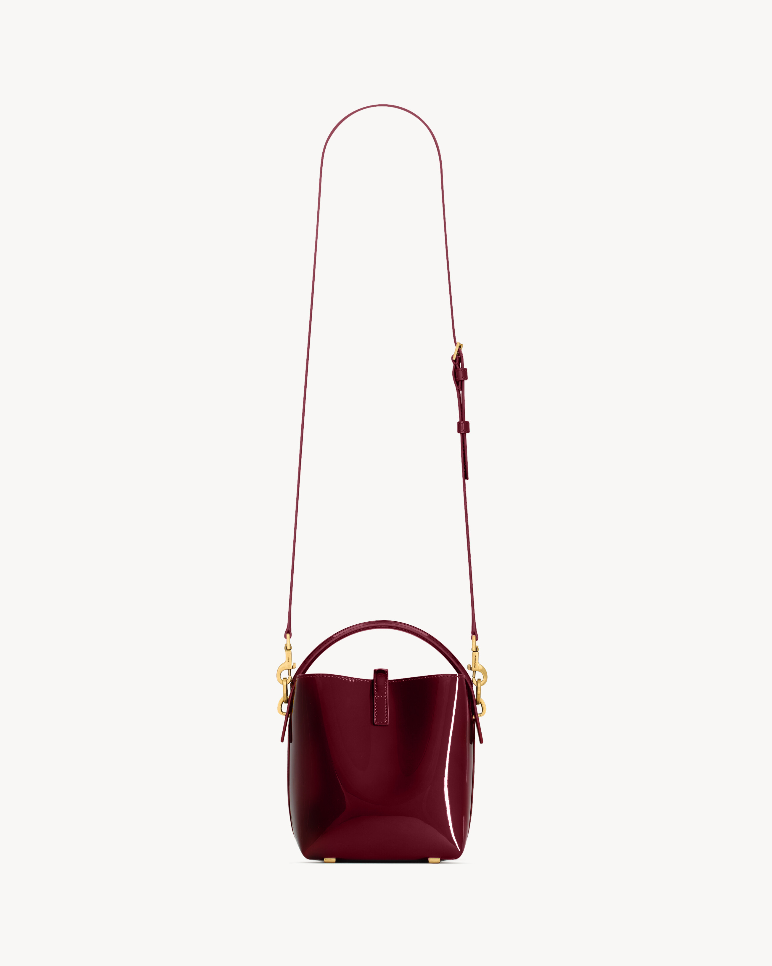 LE 37 mini en cuir verni