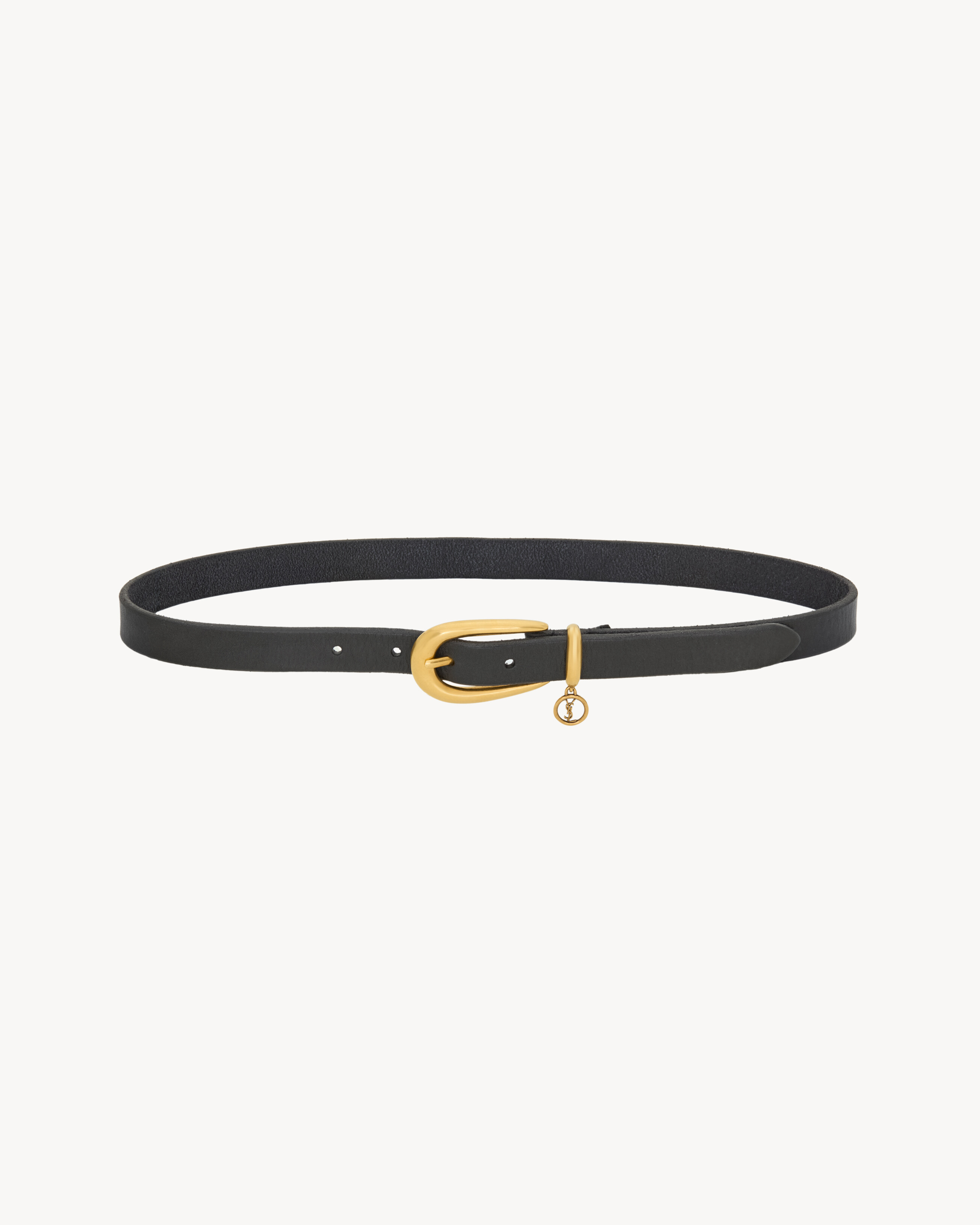 CASSANDRE ceinture fine en cuir à boucle allongée et charm