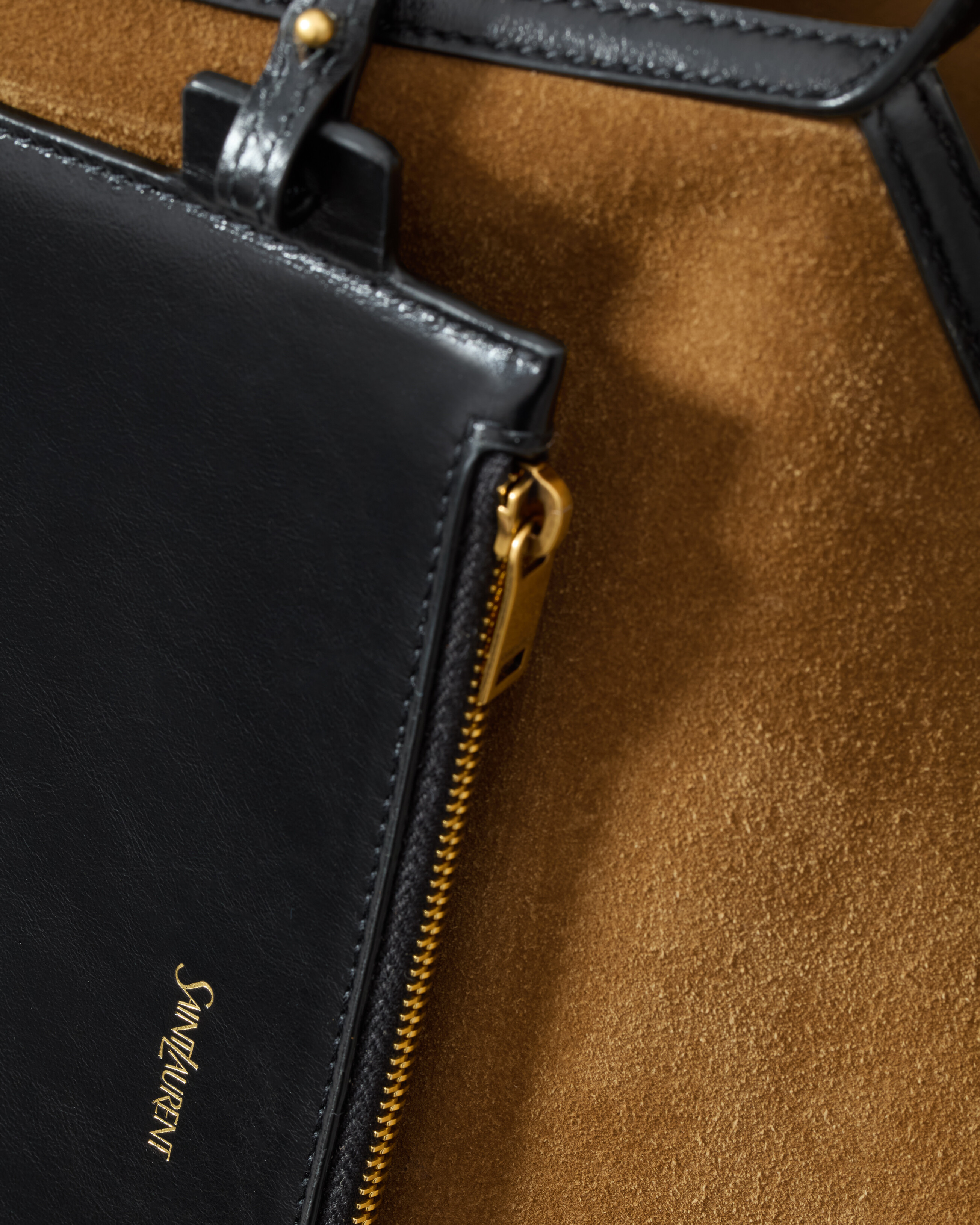 Y slim tote in velour leather