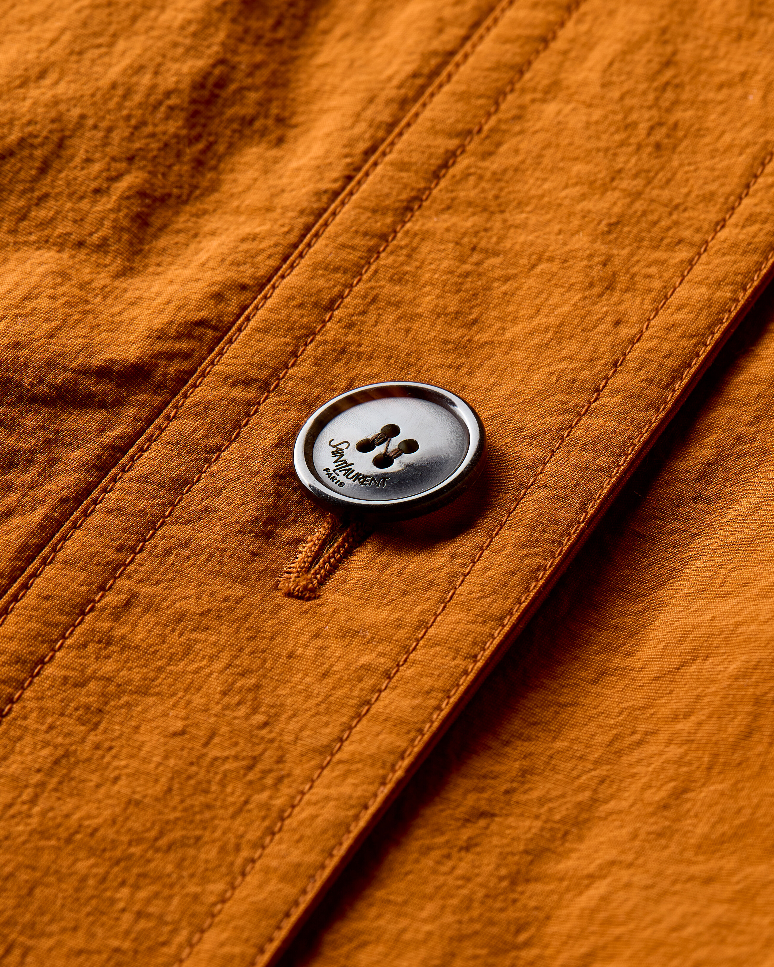 科技聚酰胺纽扣背面连衣裙