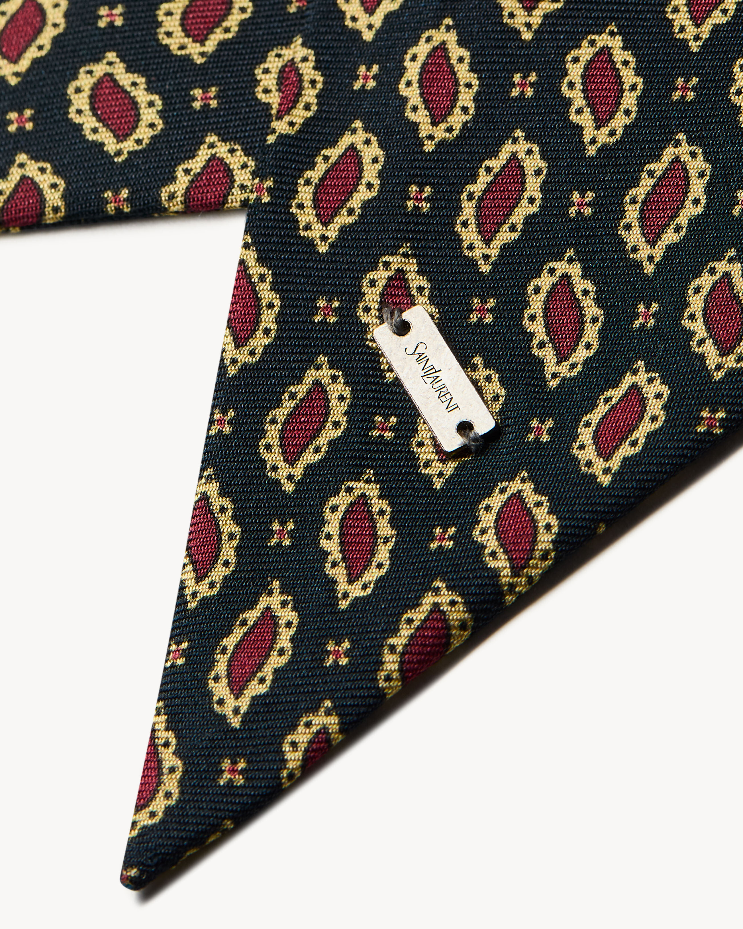 lavallière scarf in micro paisley silk twill