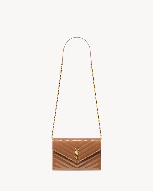CASSANDRE envelope chain wallet in patent leather