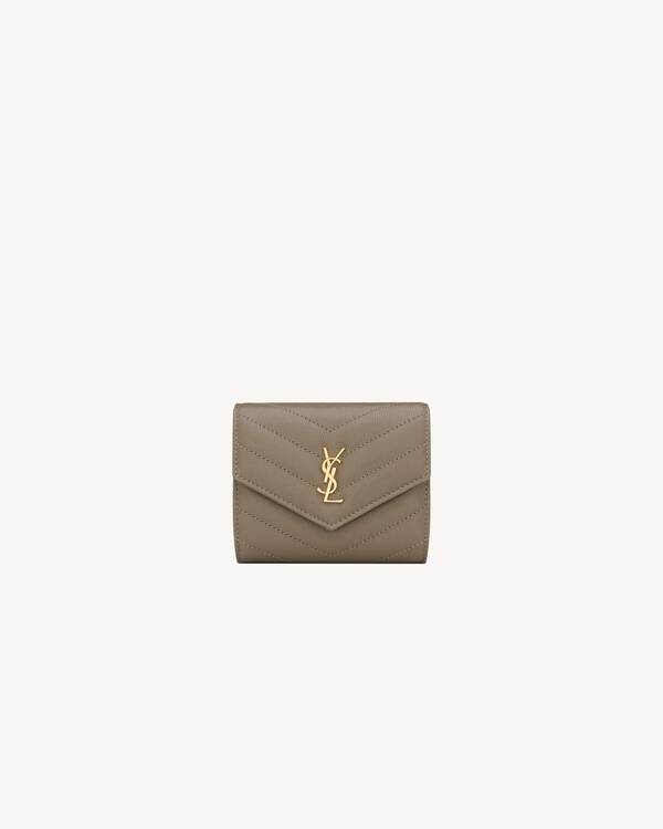 CASSANDRE multi-fold wallet in GRAIN DE POUDRE leather in Beige