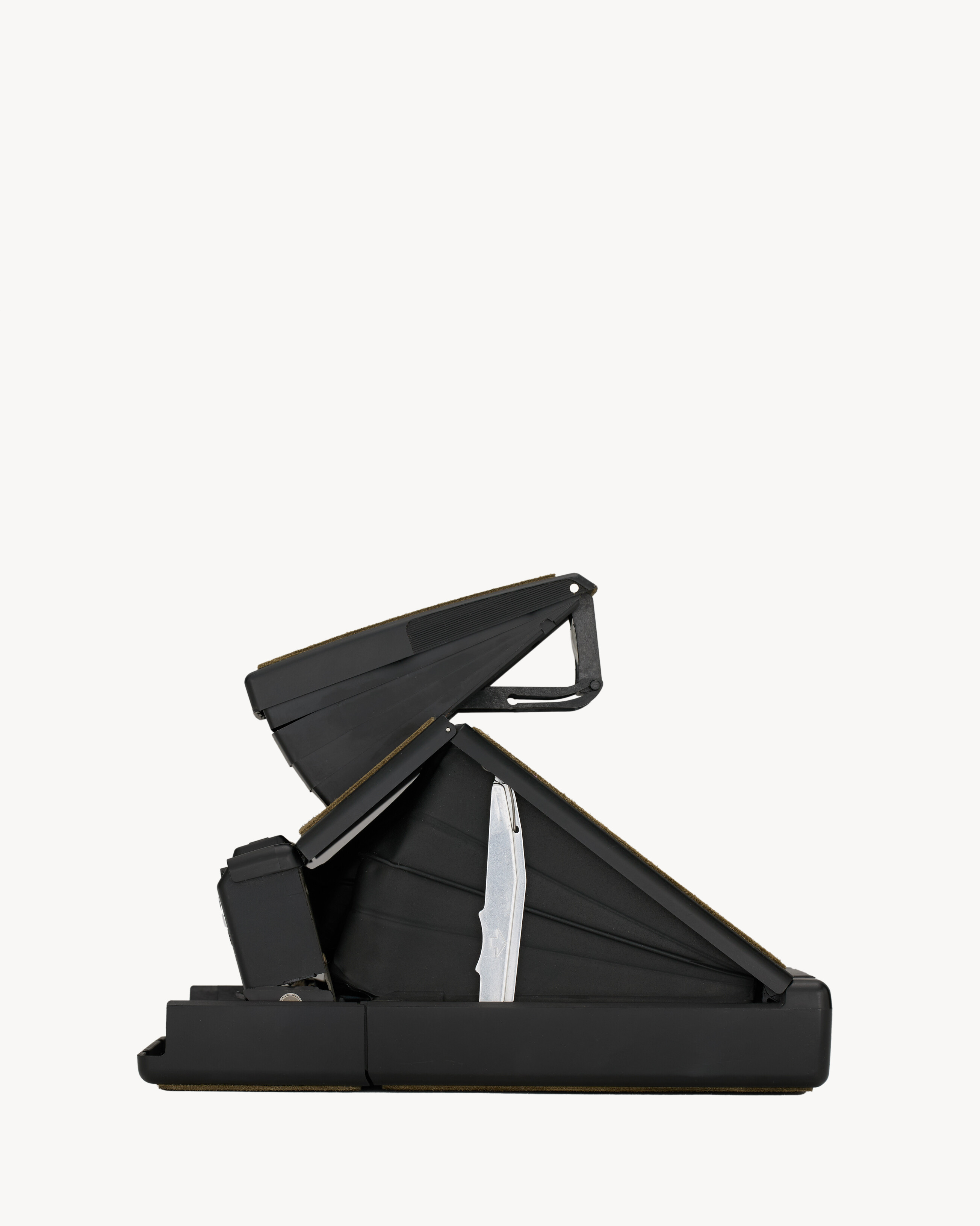 POLAROID SX-70 CAMERA