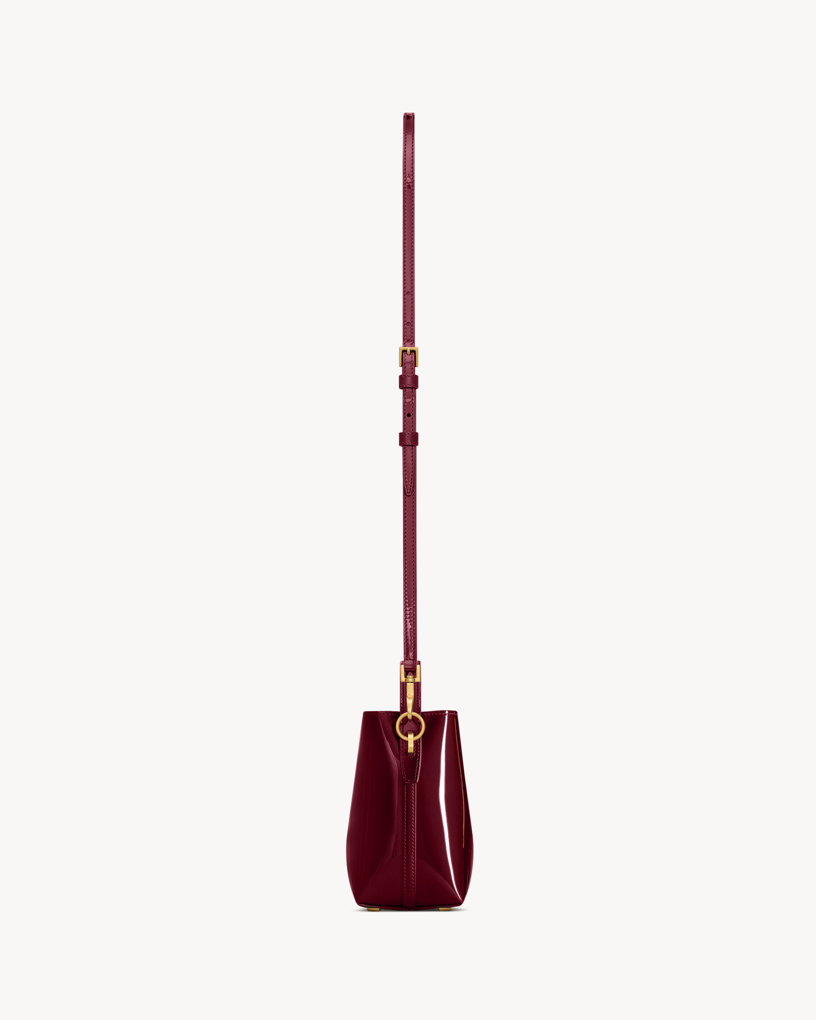 LE 37 mini en cuir verni