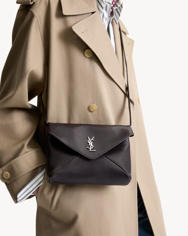CASSANDRE envelope messenger in leather