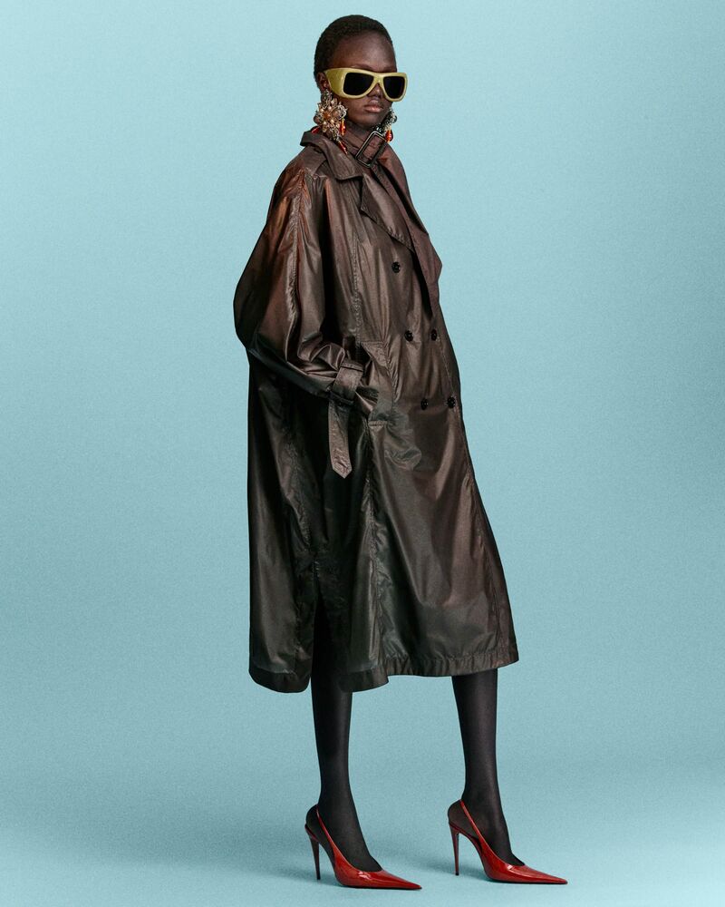 trench coat in water-resistant nylon