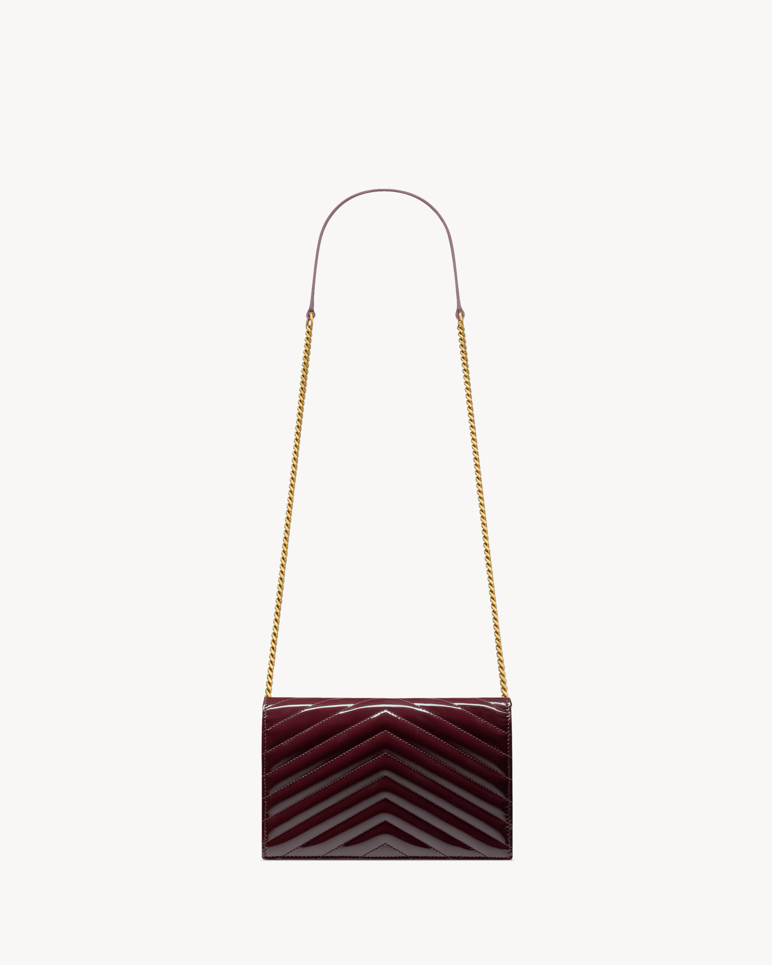 CASSANDRE envelope chain wallet in patent leather