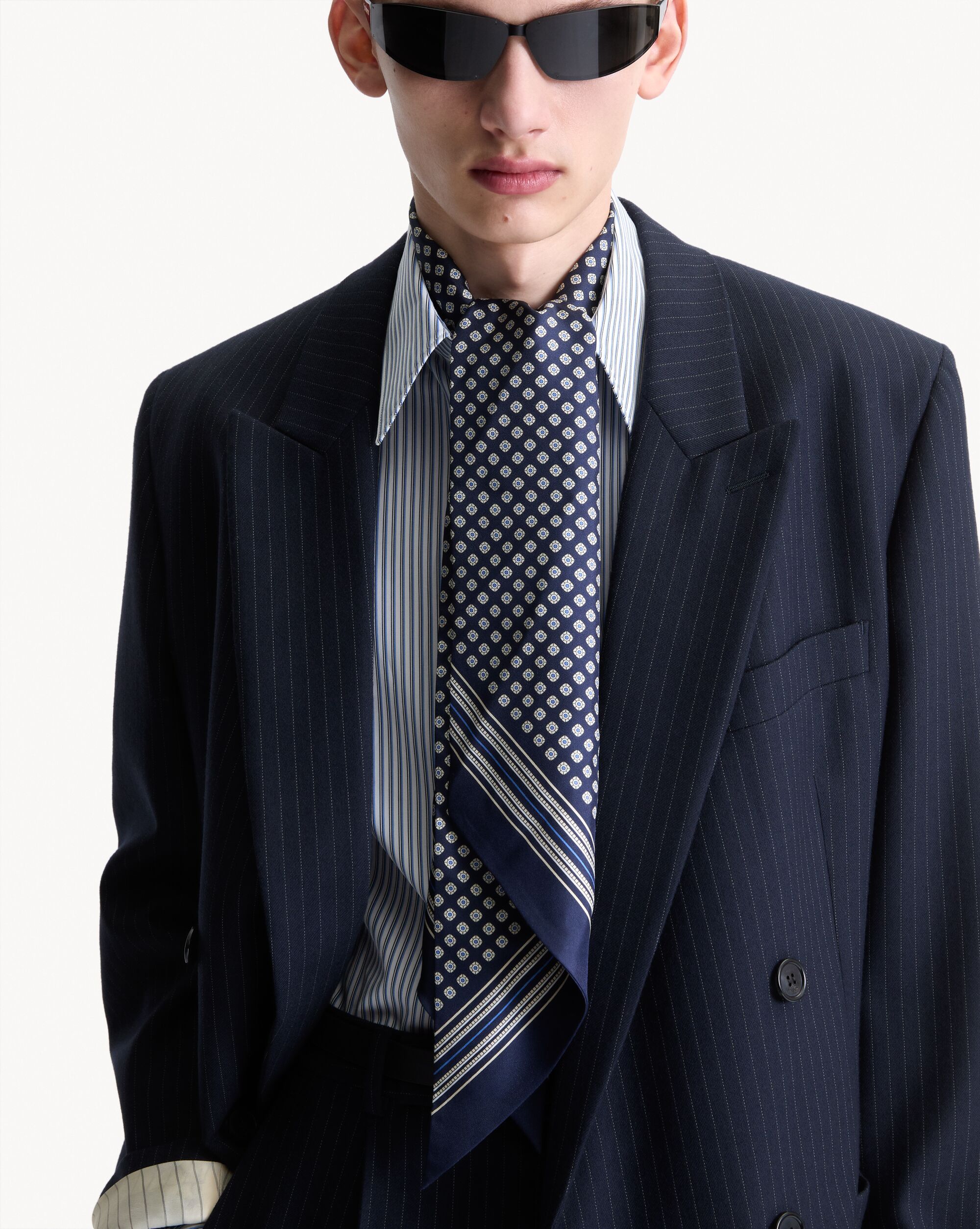 lavallière scarf in silk twill