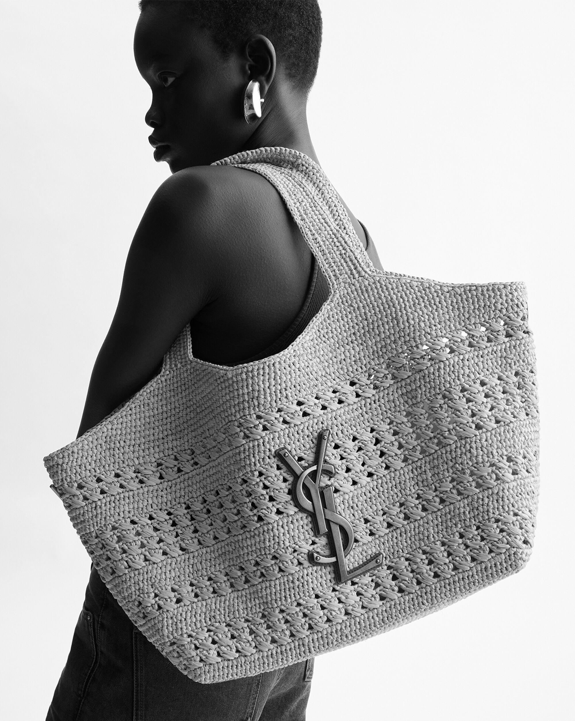 Bolso Icare mediano de rafia