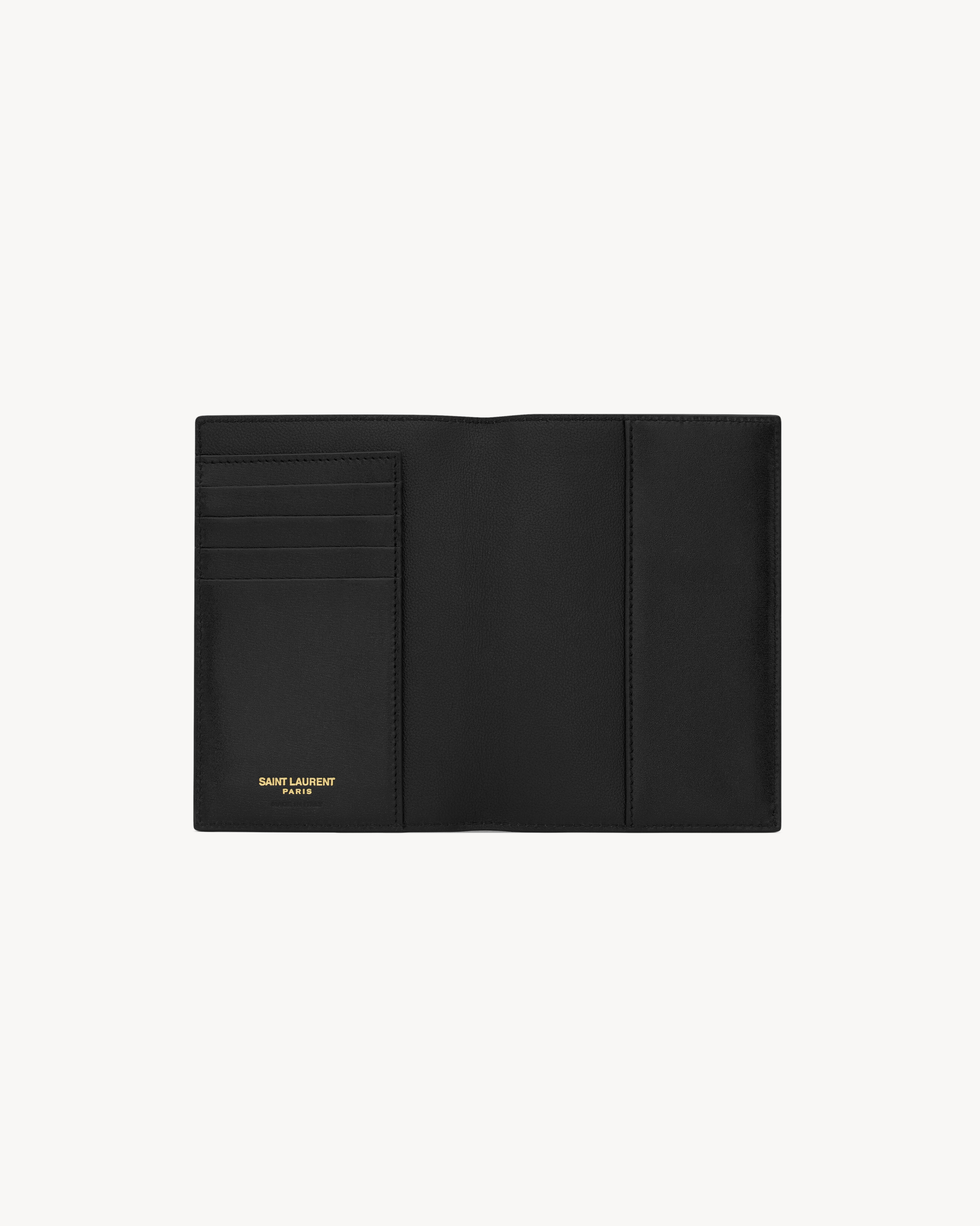TINY CASSANDRE passport holder in smooth leather