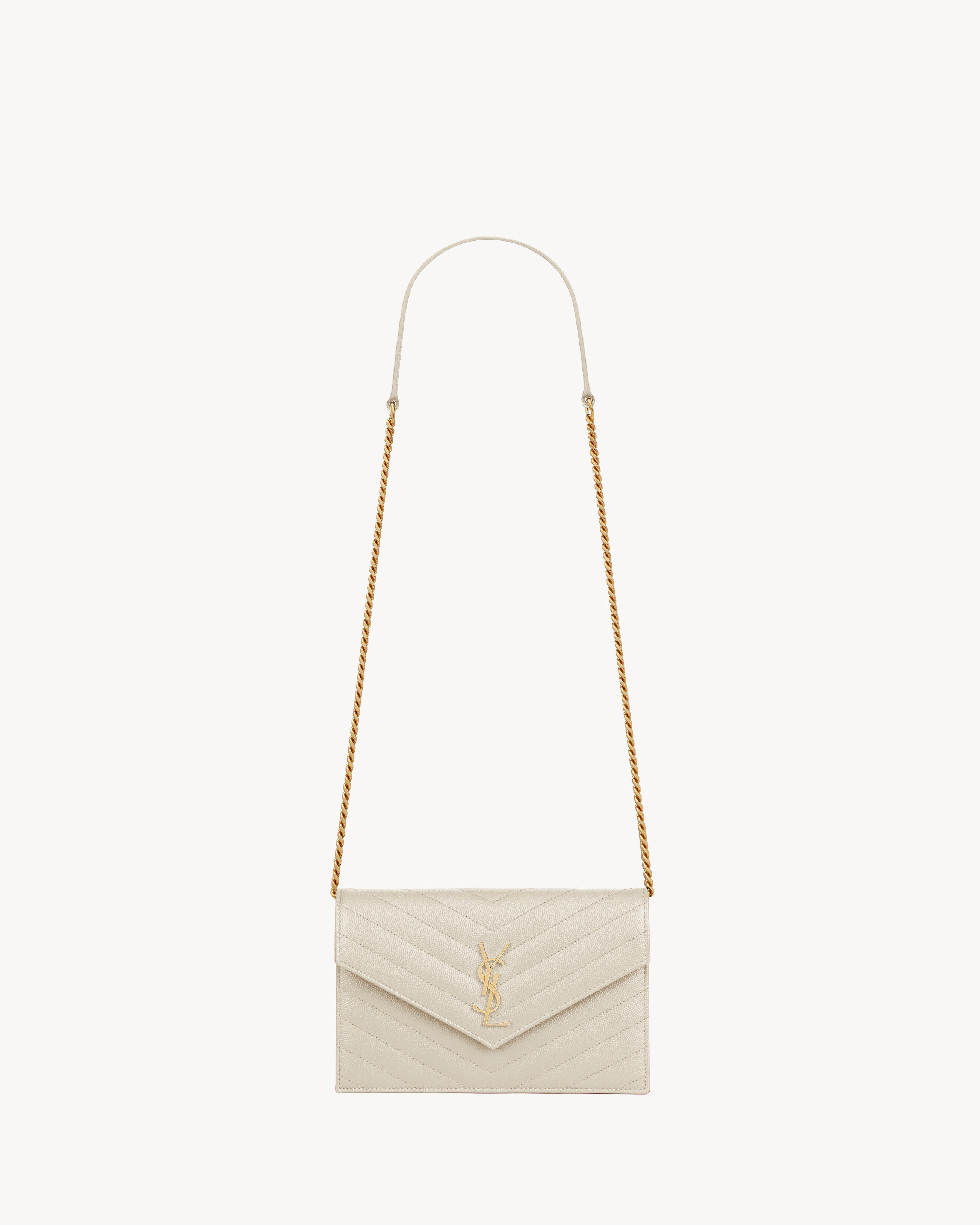 CASSANDRE ENVELOPE CHAIN WALLET IN GRAIN DE POUDRE LEATHER