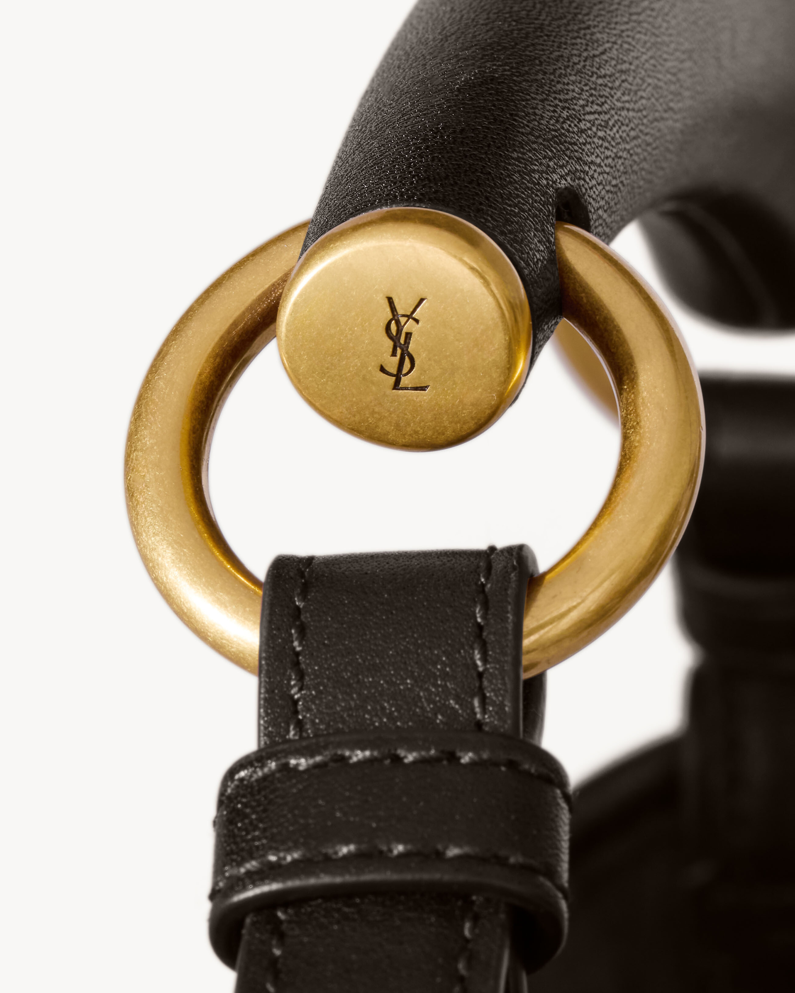 MOMBASA medium in leather