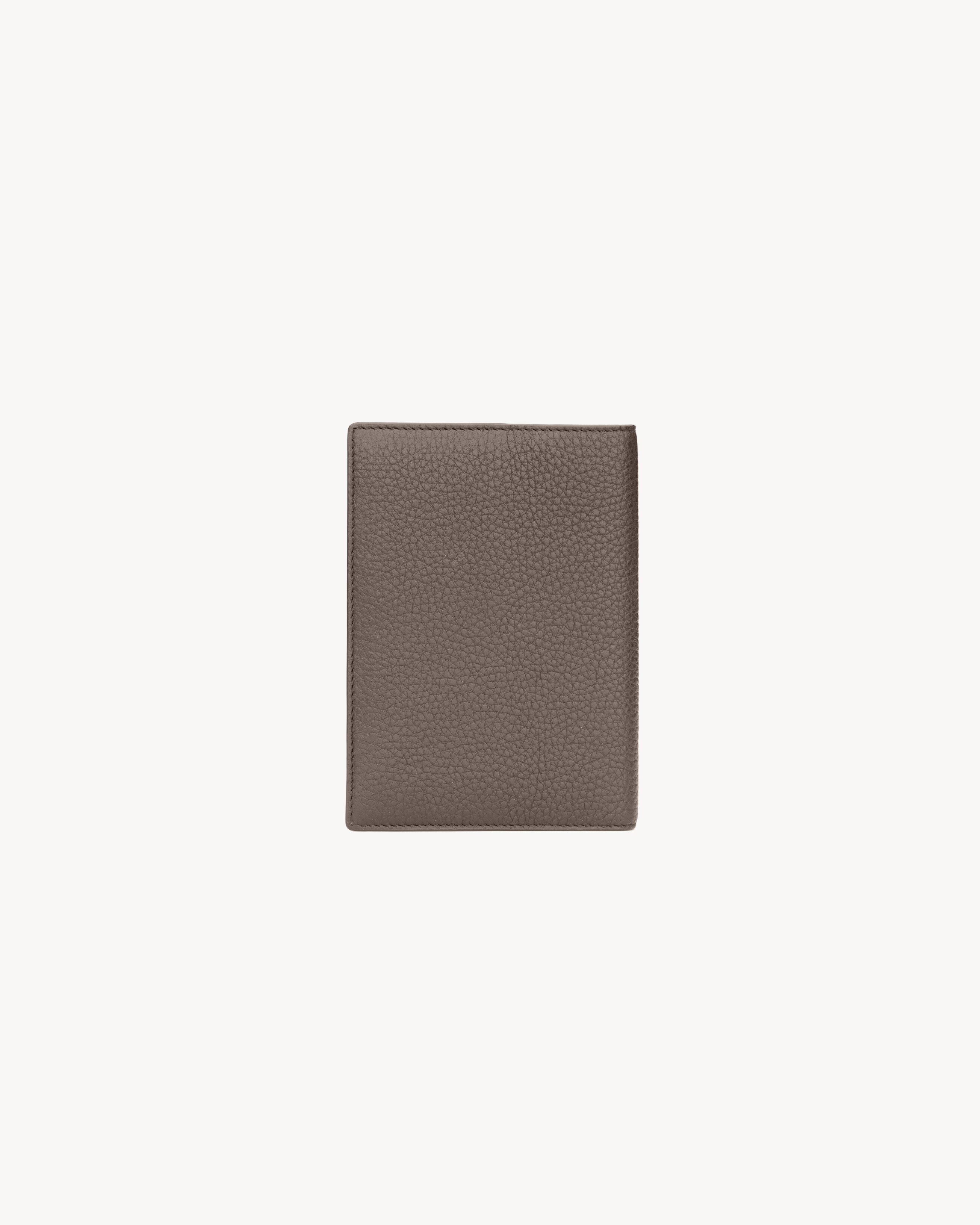 TINY CASSANDRE passport case in grained leather