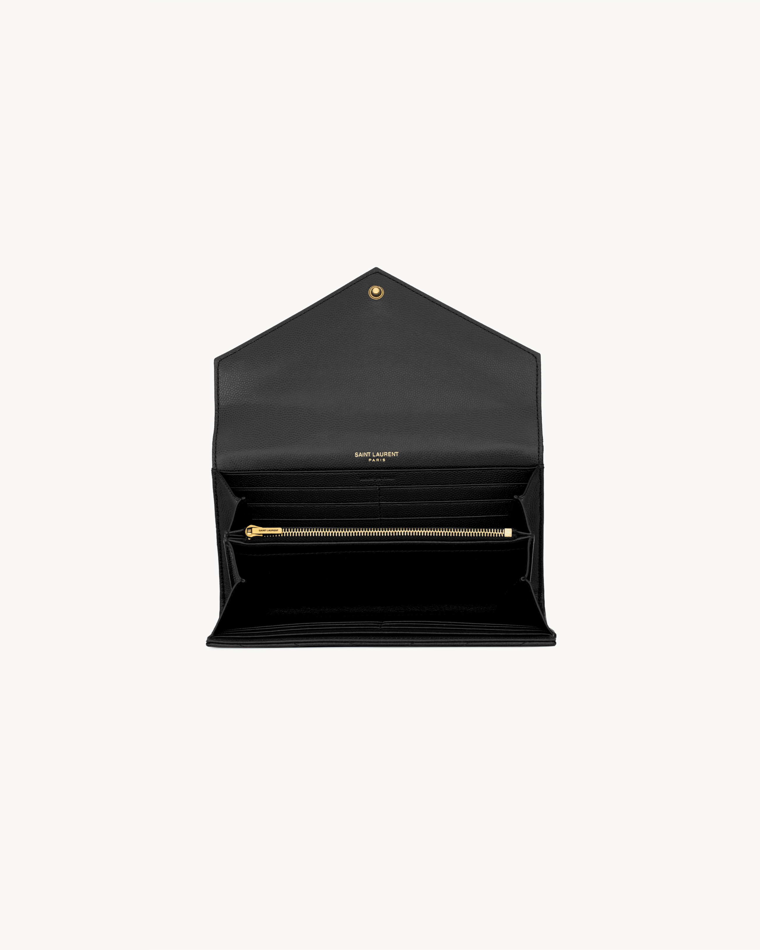 カサンドラ SAINT LAURENT マトラッセ ラージ フラップウォレット（グレイン・ド・プードル エンボスレザー）