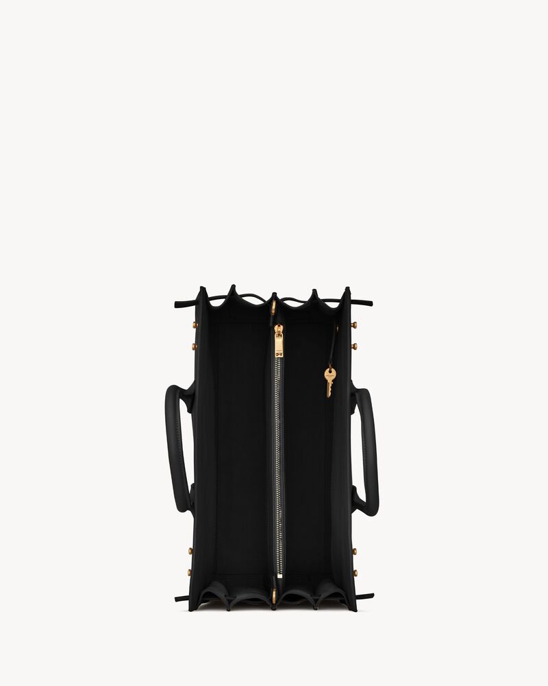 SAC DE JOUR IN SUPPLE GRAINED LEATHER – MEDIUM