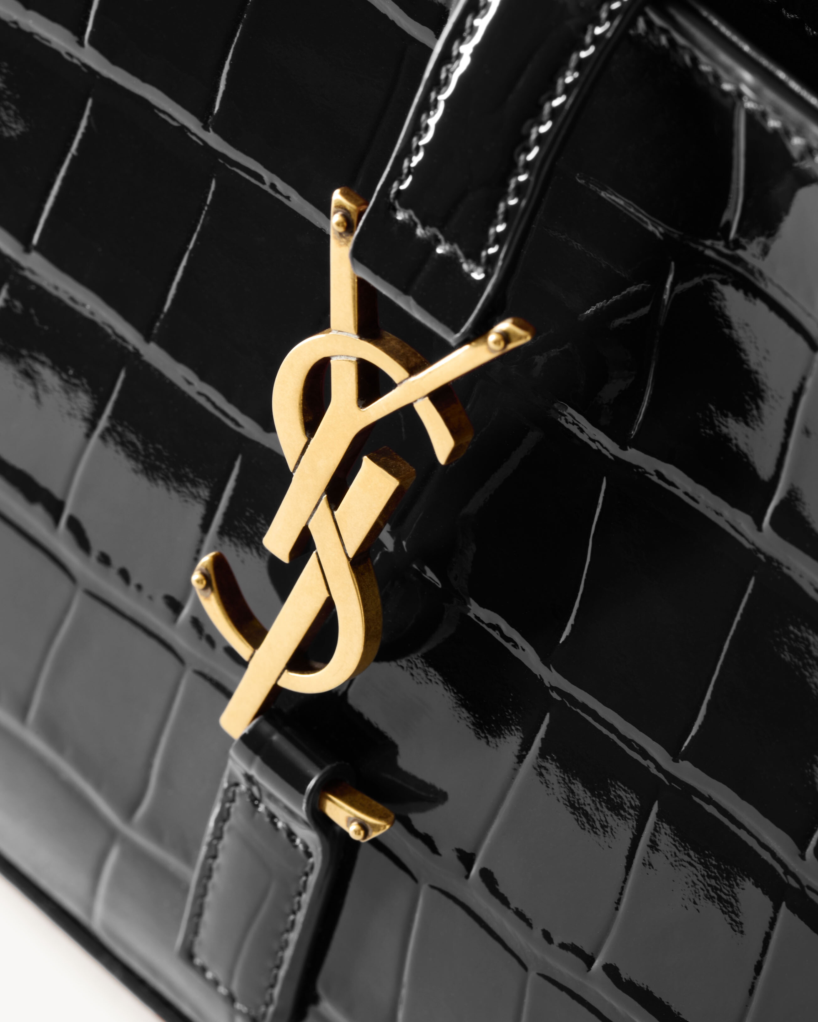 LE 5 À 7 in crocodile-embossed patent leather