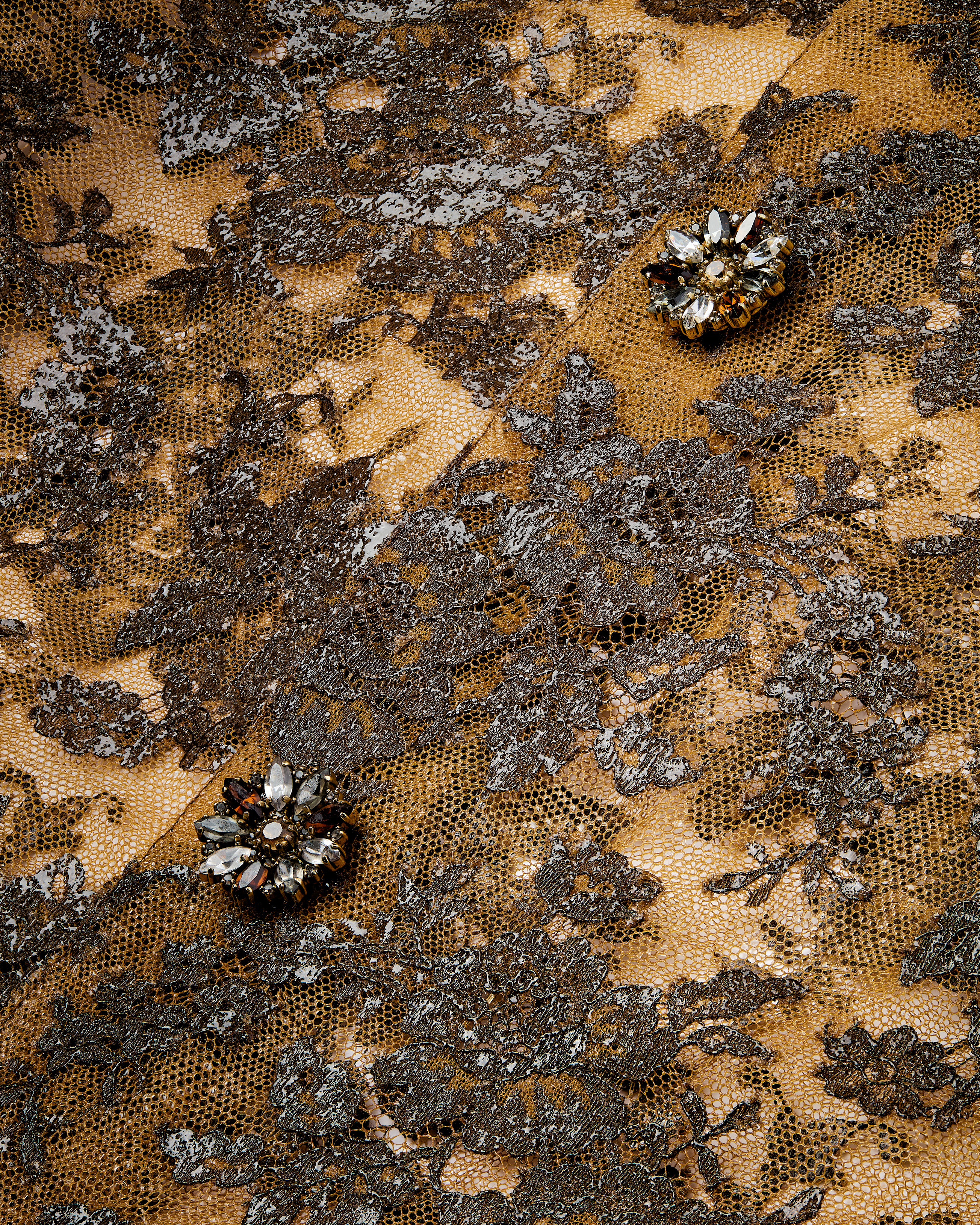top in silicone-coated lace