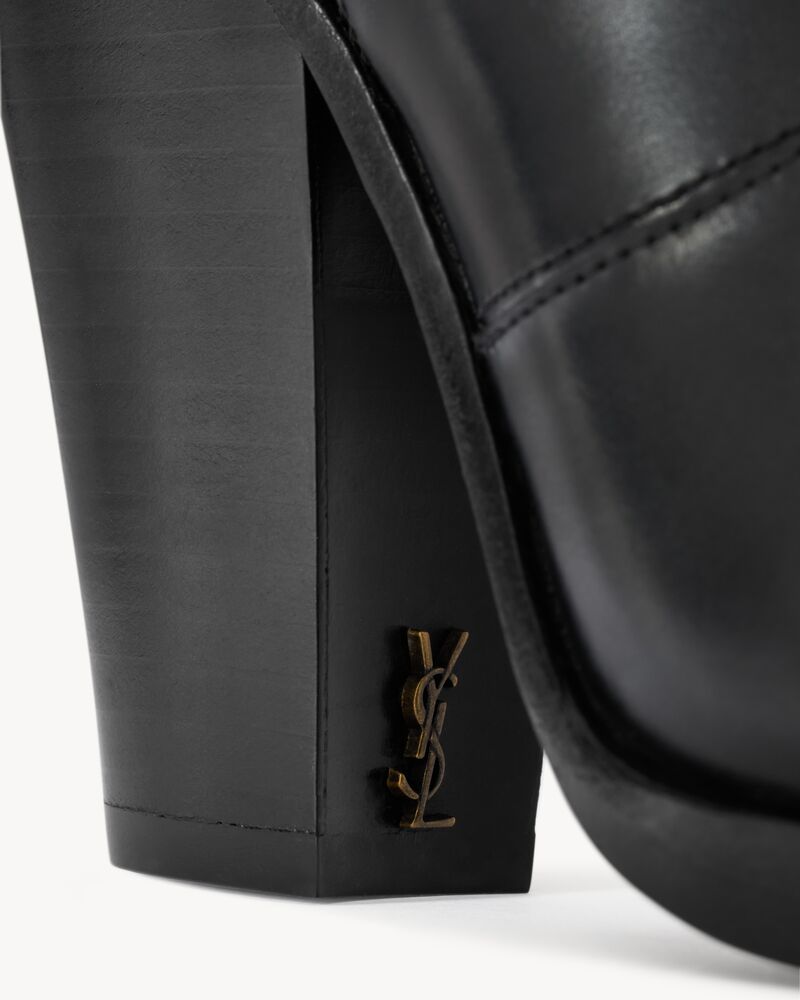 DYLAN chelsea boots in smooth leather in Black | Saint Laurent