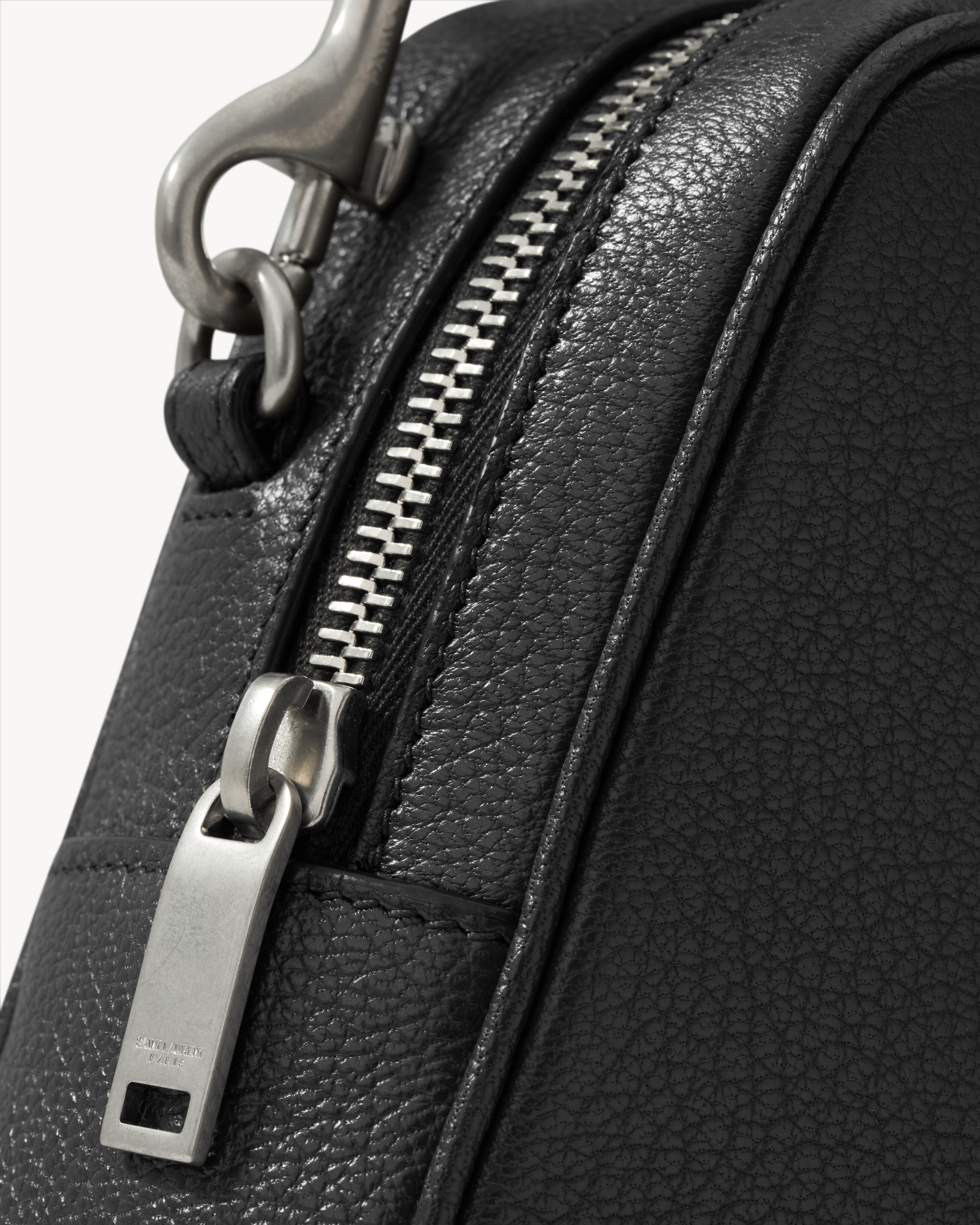 SAINT LAURENT 小型粒面皮革相機袋