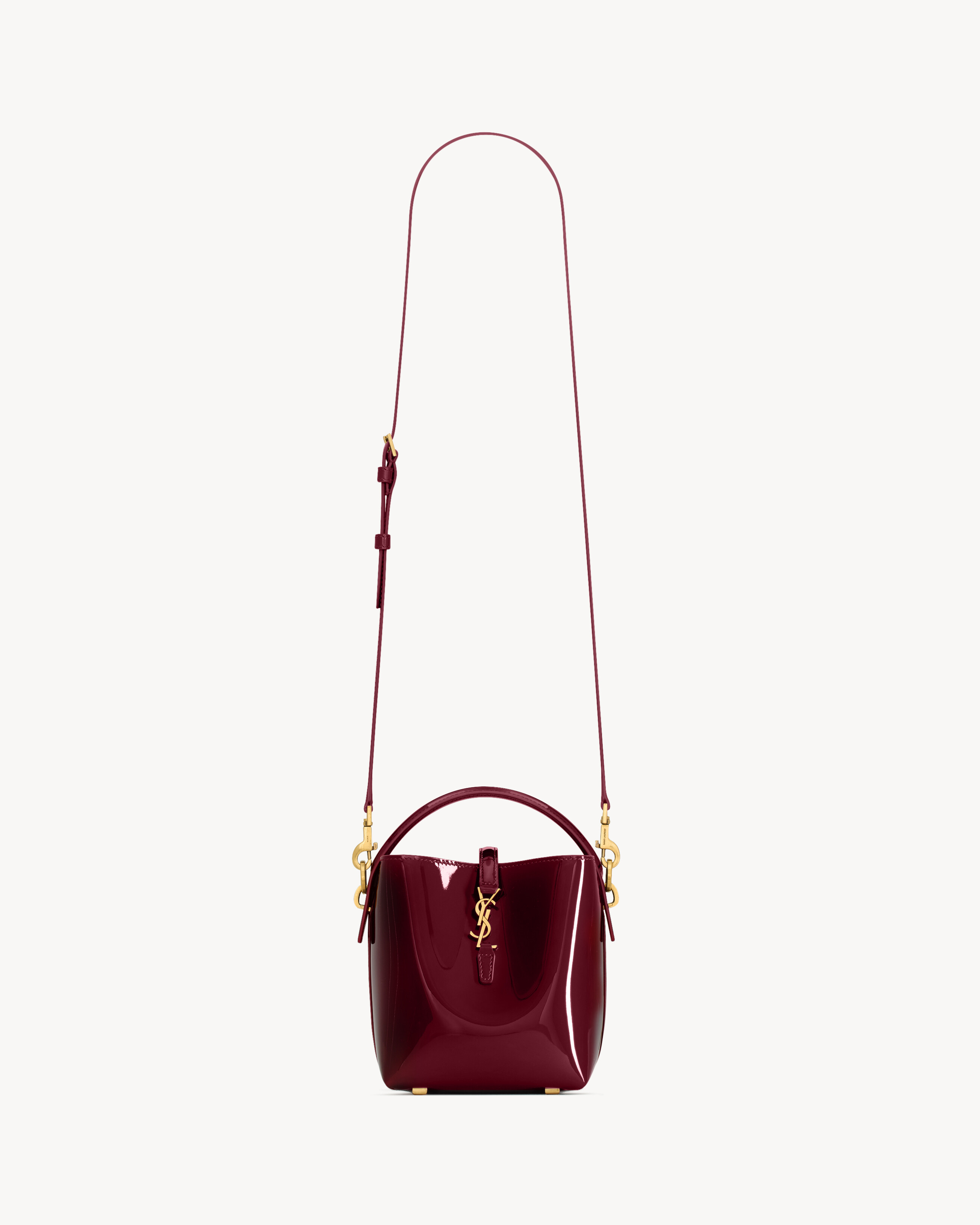 LE 37 mini en cuir verni