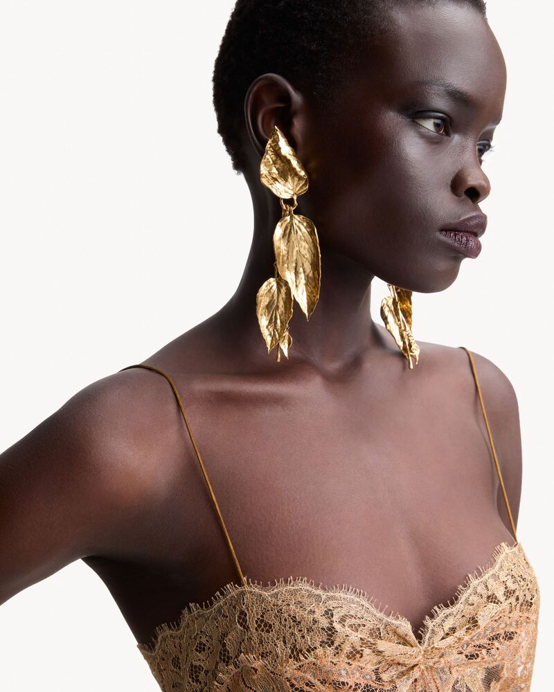 CASSANDRE leaf earrings in metal