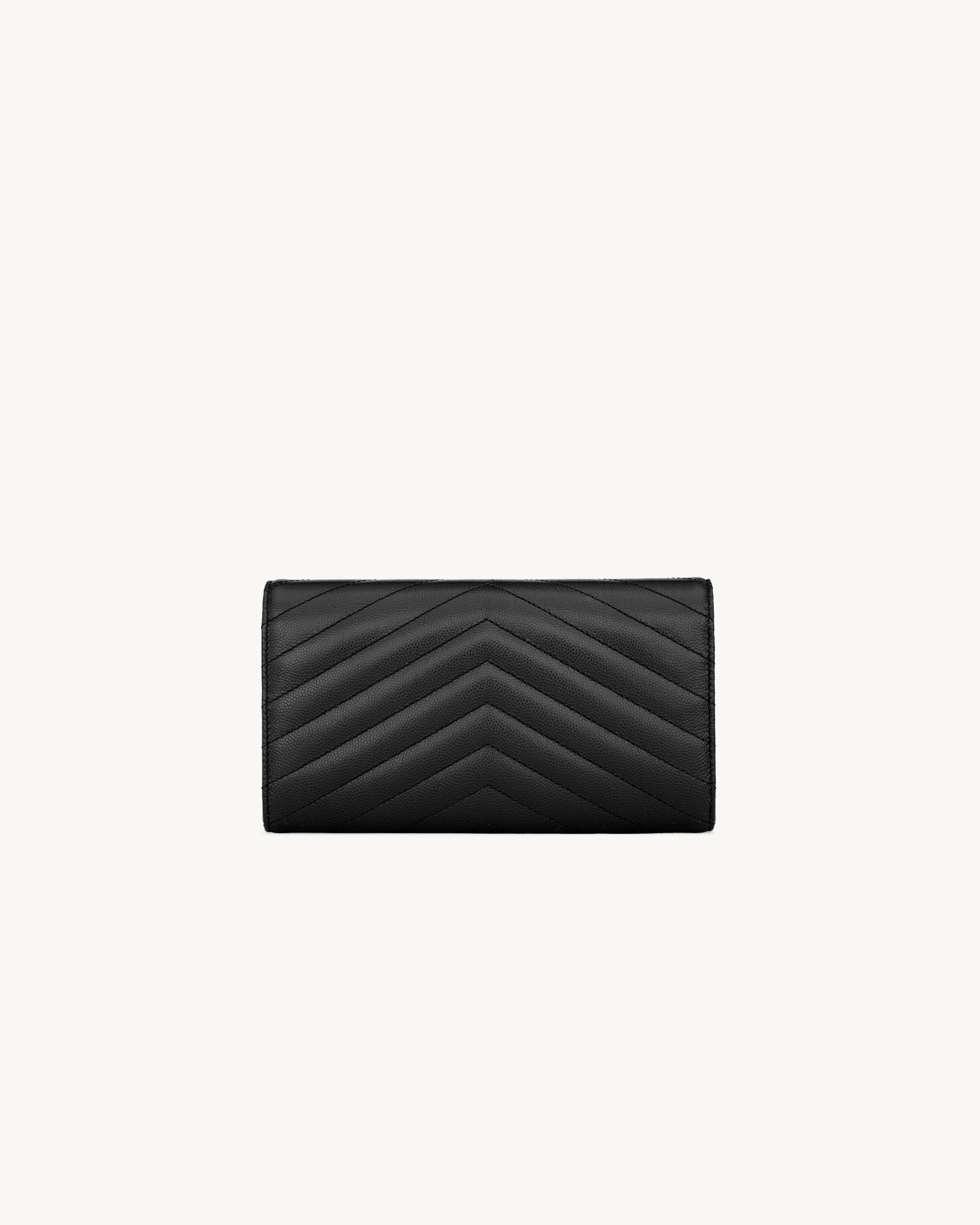 カサンドラ SAINT LAURENT マトラッセ ラージ フラップウォレット（グレイン・ド・プードル エンボスレザー）