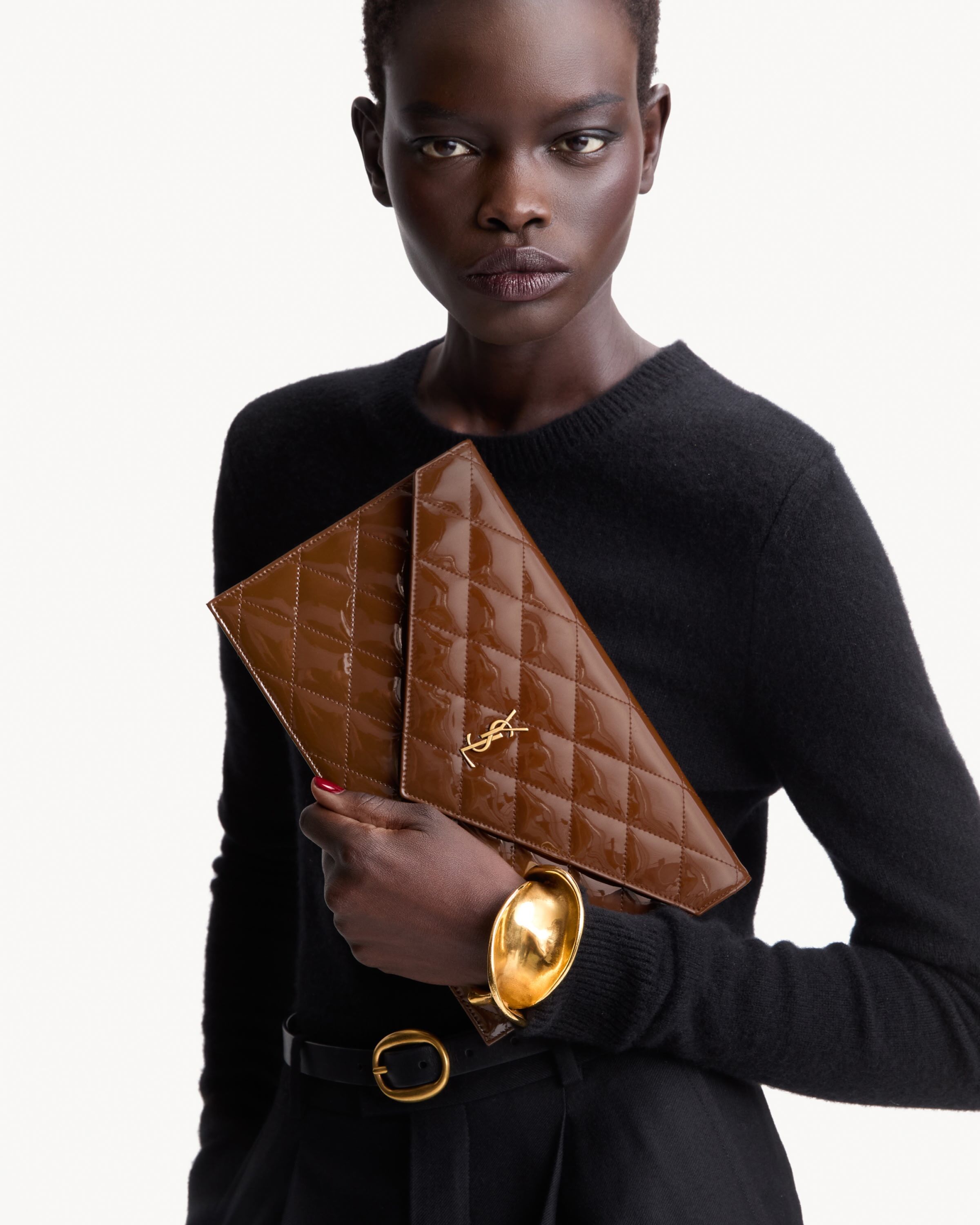 PARIS pouch in patent leather