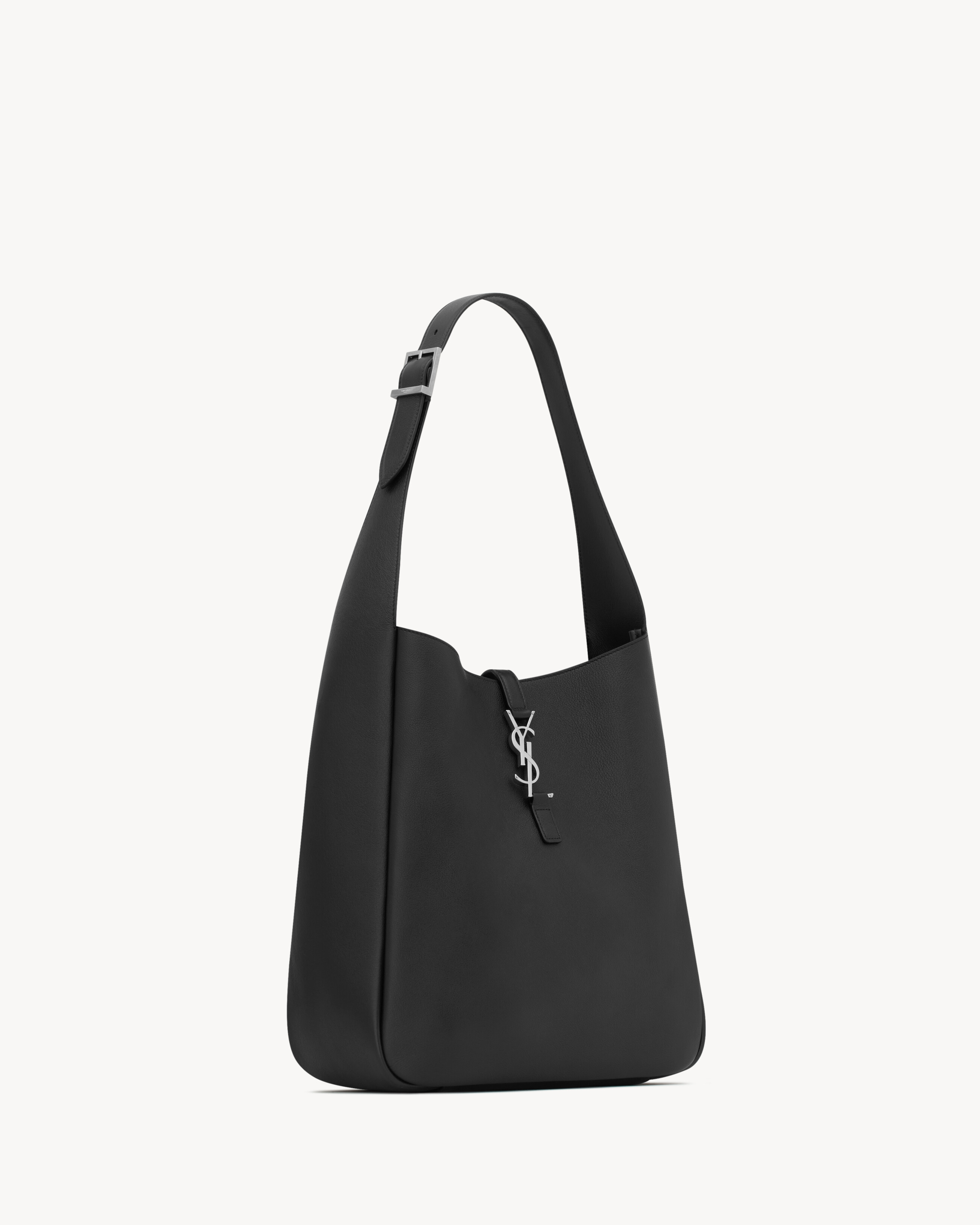 LE 5 À 7 supple LARGE in grained leather