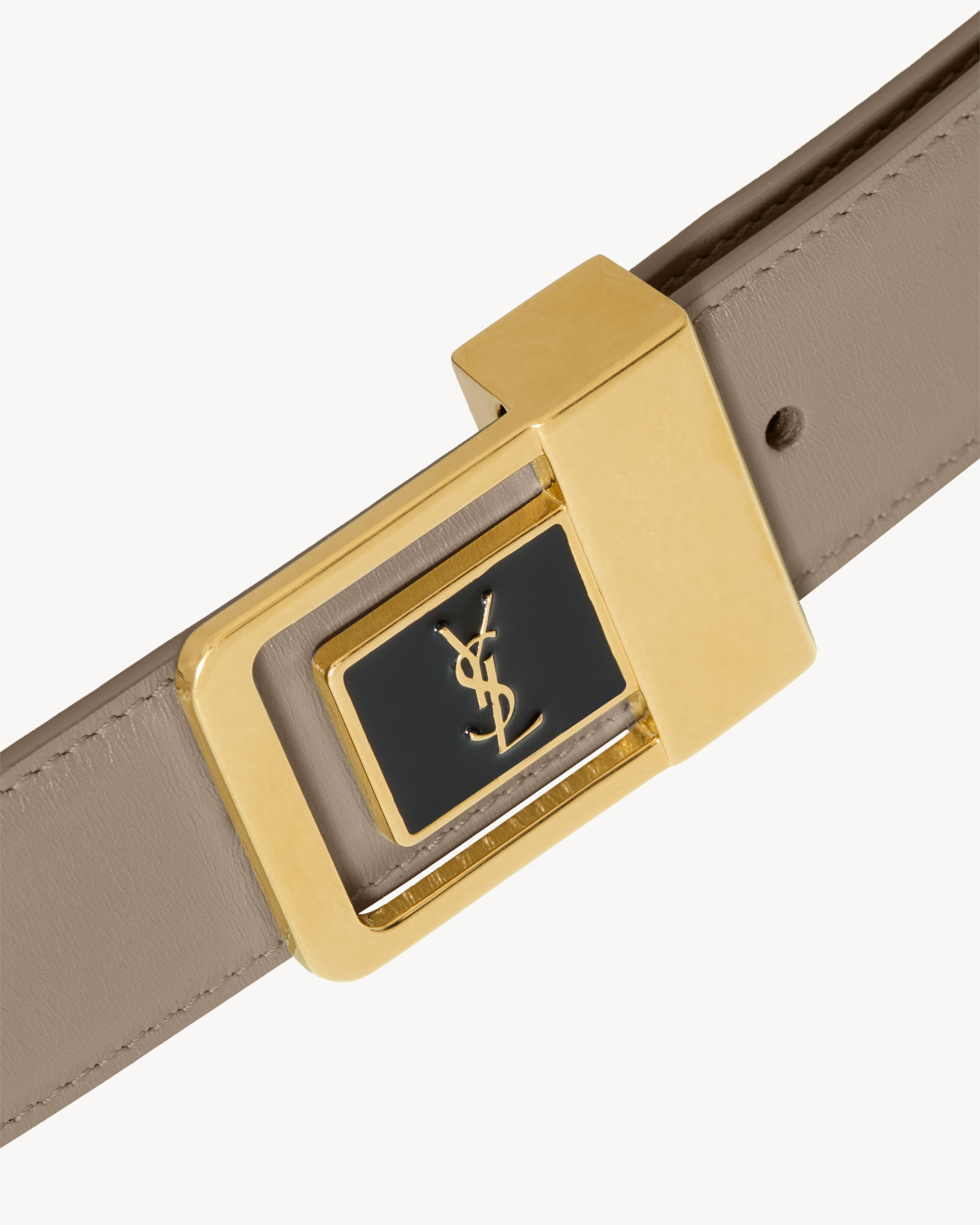 LA 66 buckle belt in lacquered leather