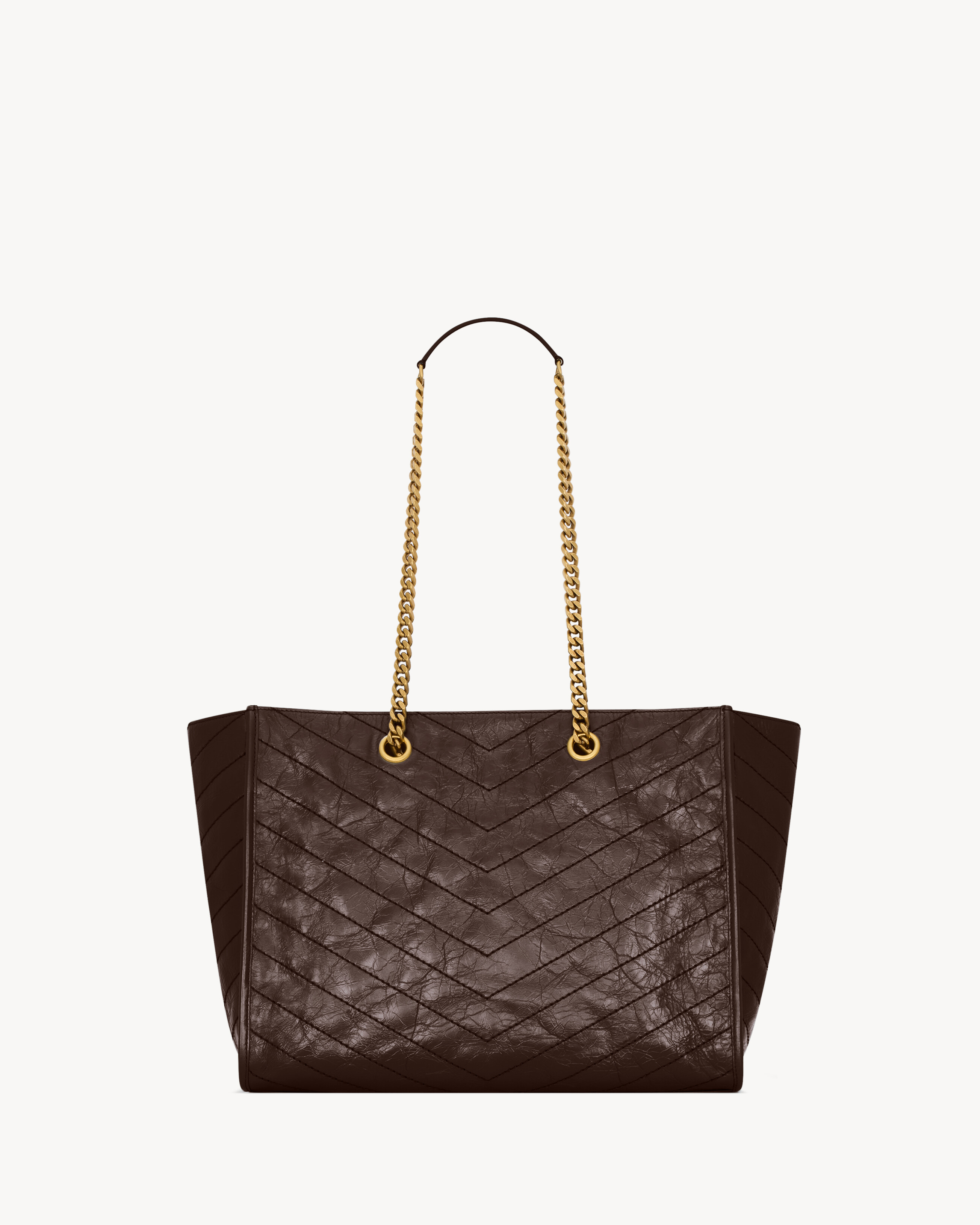NIKI shopping in vintage leather