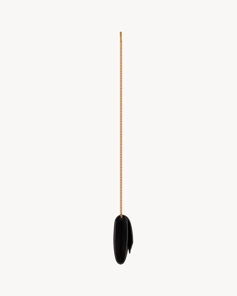 UPTOWN CHAIN WALLET EN CUIR GRAIN DE POUDRE