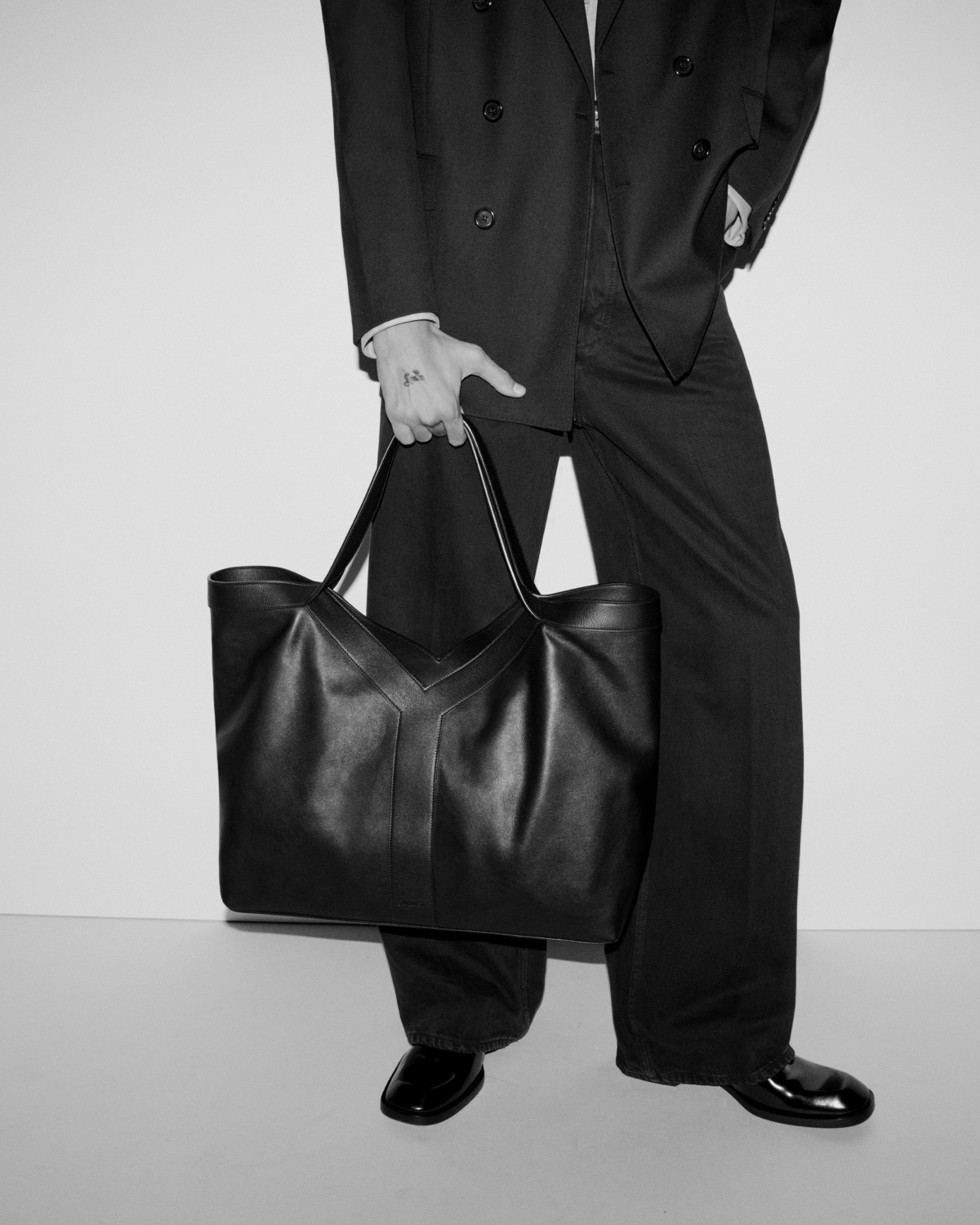 TINY Y > DOUBLE 1 Y LARGE TOTE