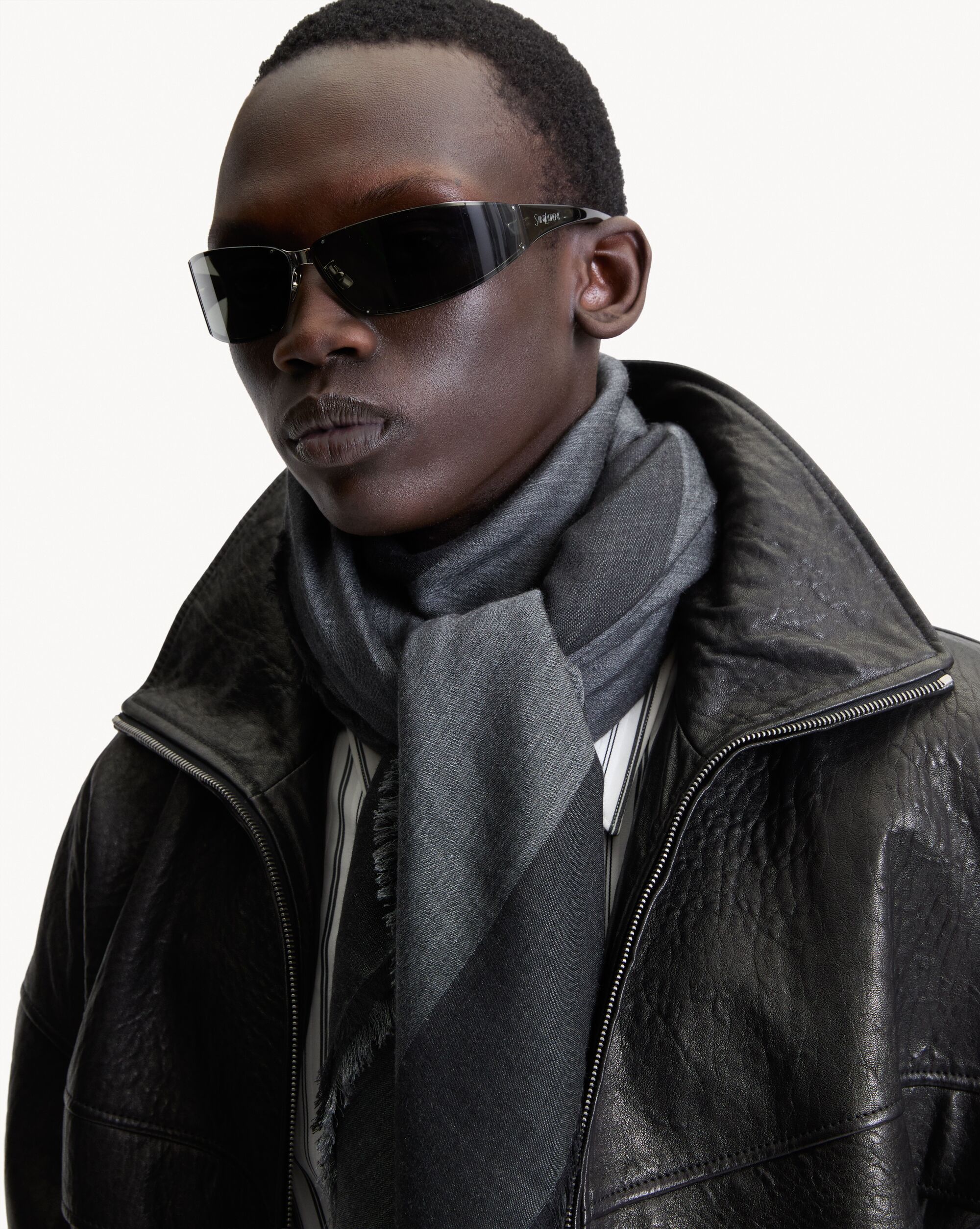 CASSANDRE square scarf in silk and cashmere