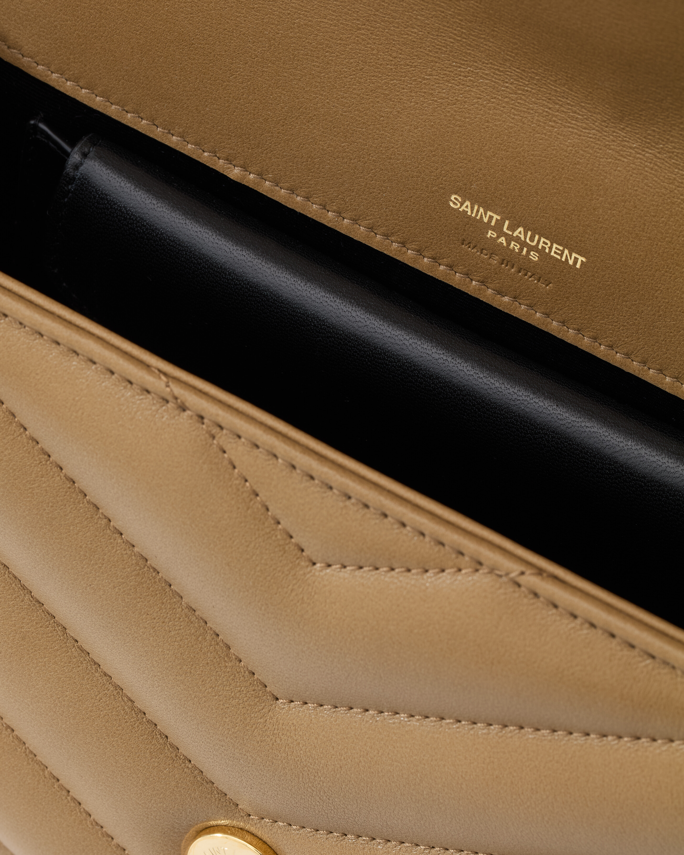 LOULOU medium in MATELASSÉ lambskin