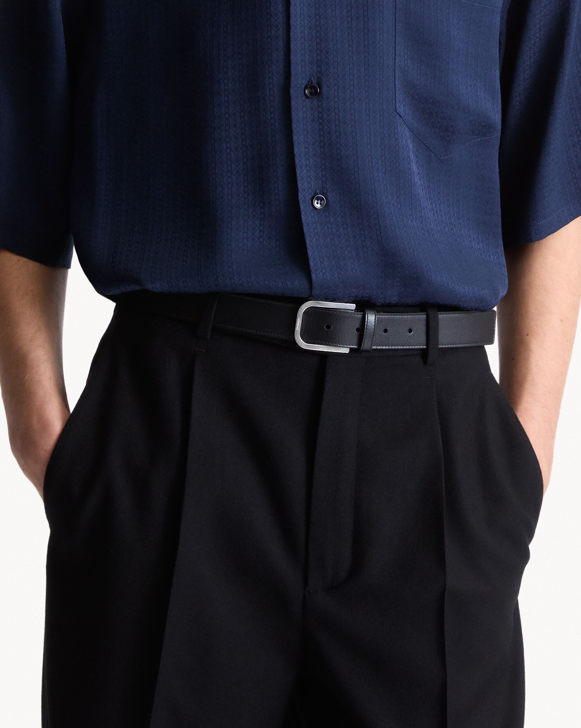 minimal belt in smooth leather